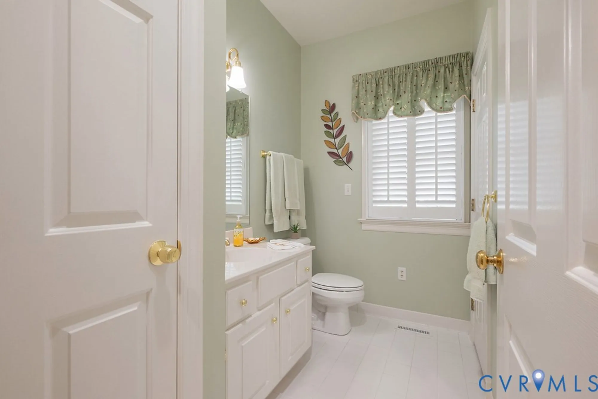 Property Slideshow image 21 of 46 | 5713 lakemere dr, North Chesterfield, VA, 23234