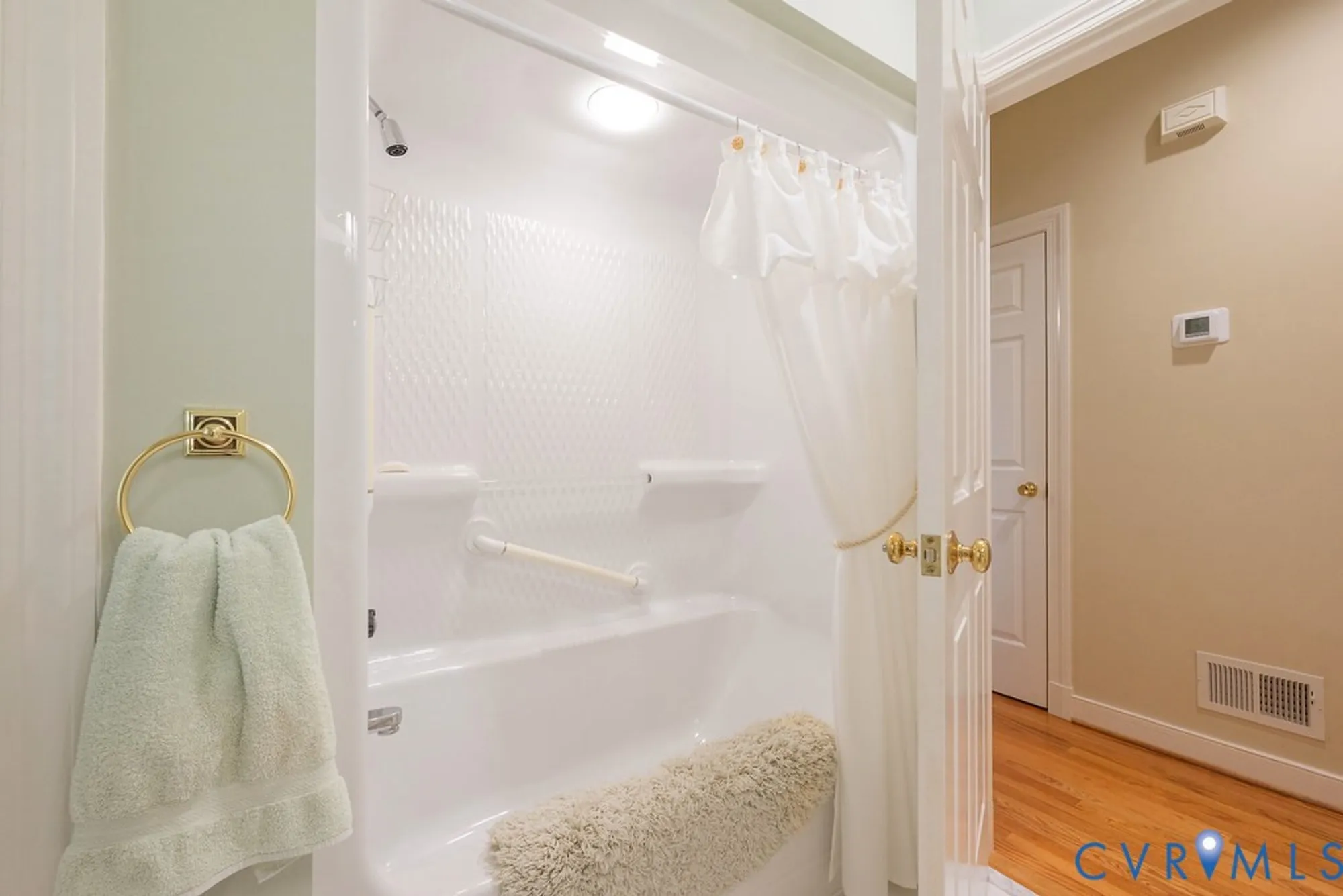 Property Slideshow image 23 of 46 | 5713 lakemere dr, North Chesterfield, VA, 23234