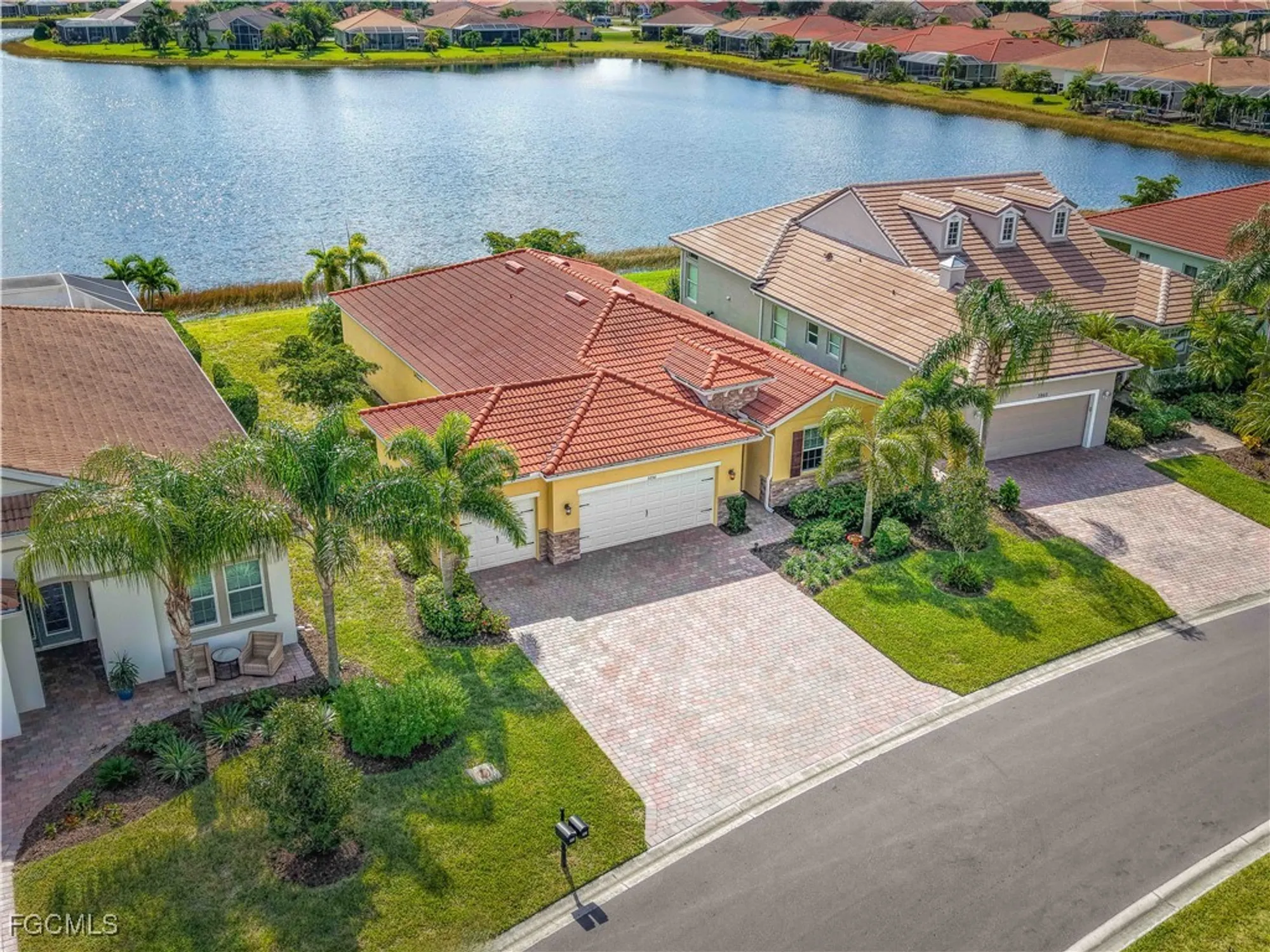 Property Slideshow image 9 of 43 | 3256 birch tree ln, Alva, FL, 33920