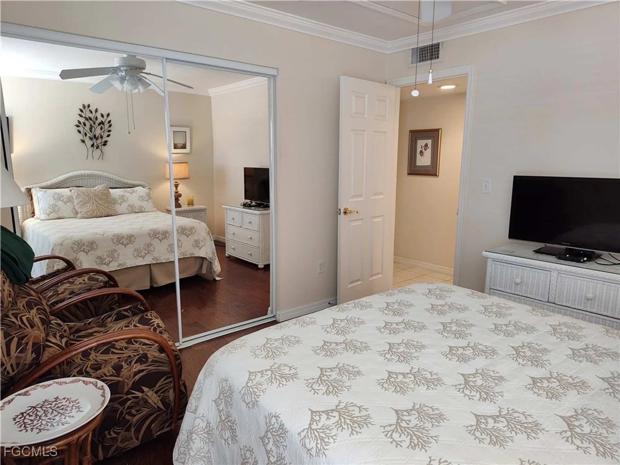 Property Slideshow image 7 of 14 | 5630 trailwinds dr apt 223, Fort Myers, FL, 33907