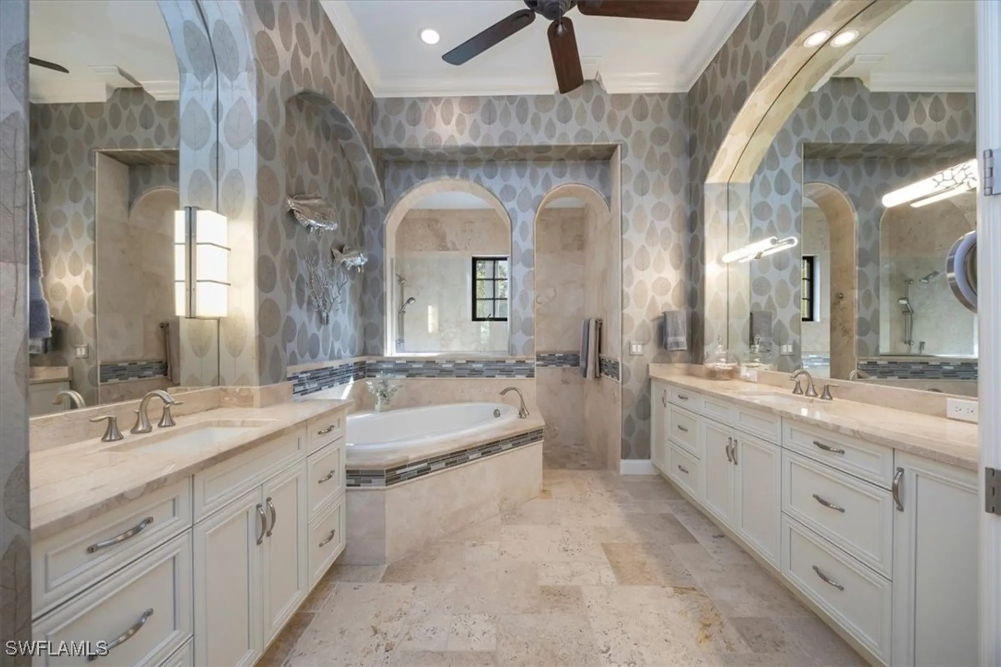 Property Slideshow image 13 of 38 | 8556 majorca ln, Naples, FL, 34114