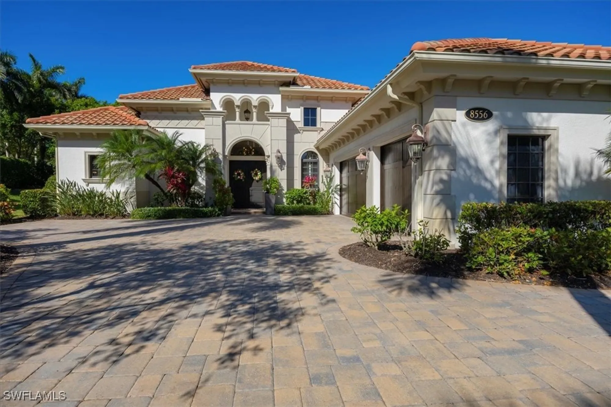 Property Slideshow image 2 of 38 | 8556 majorca ln, Naples, FL, 34114