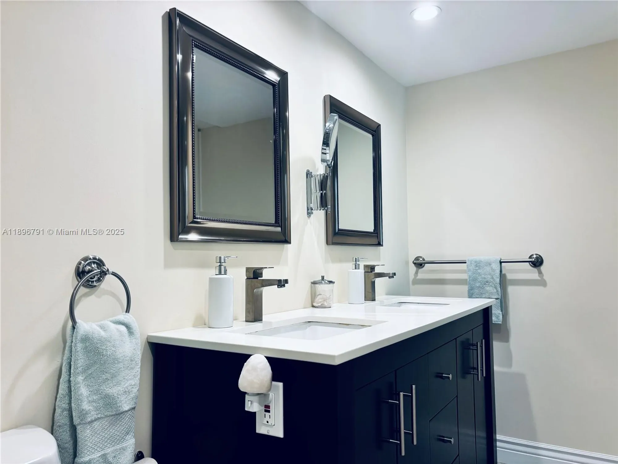 Property Slideshow image 16 of 40 | 11205 green lake dr apt 202, Boynton Beach, FL, 33437