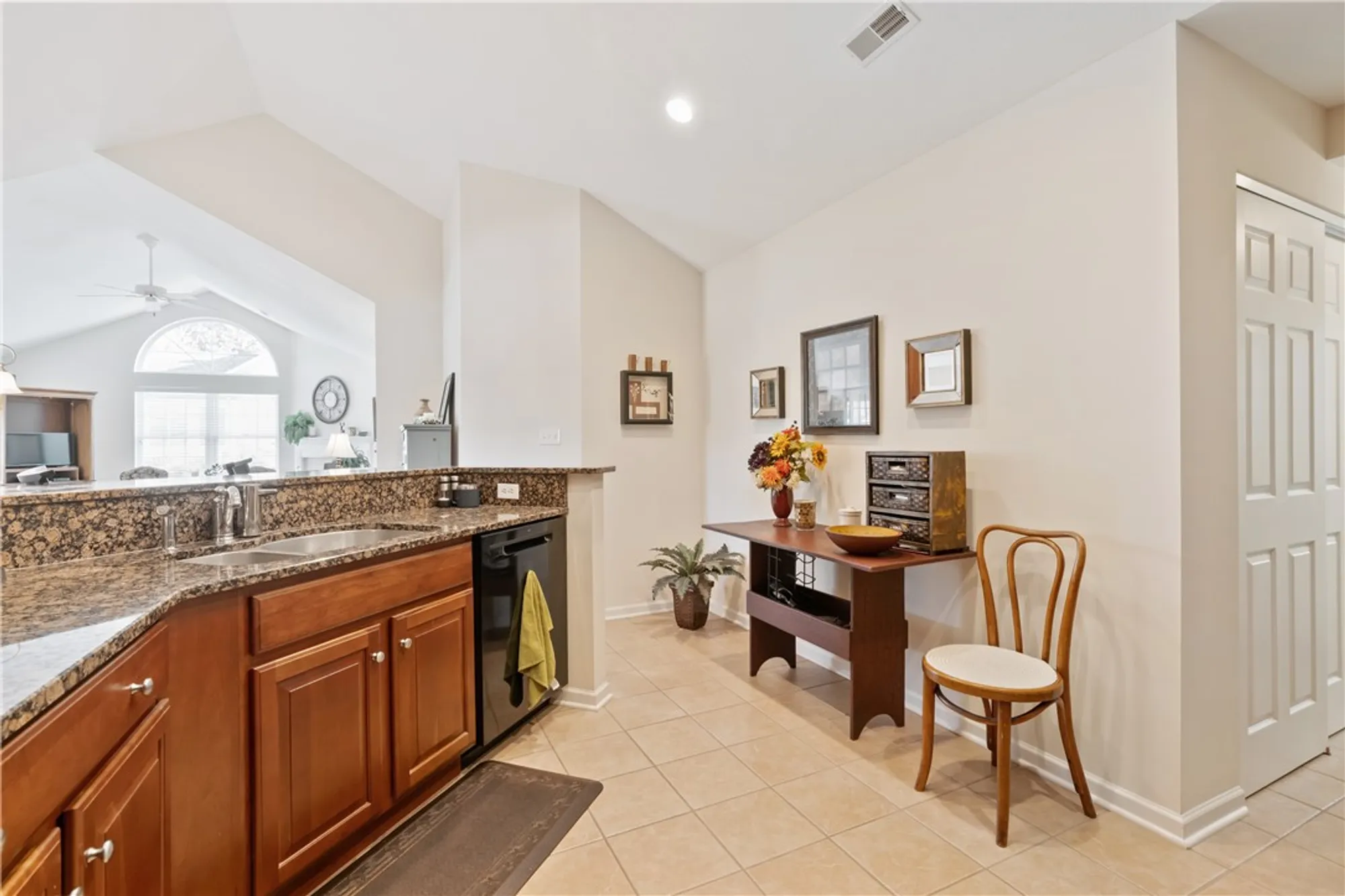 Property Slideshow image 17 of 35 | 1143 cobblestone ln, Valencia, PA, 16059