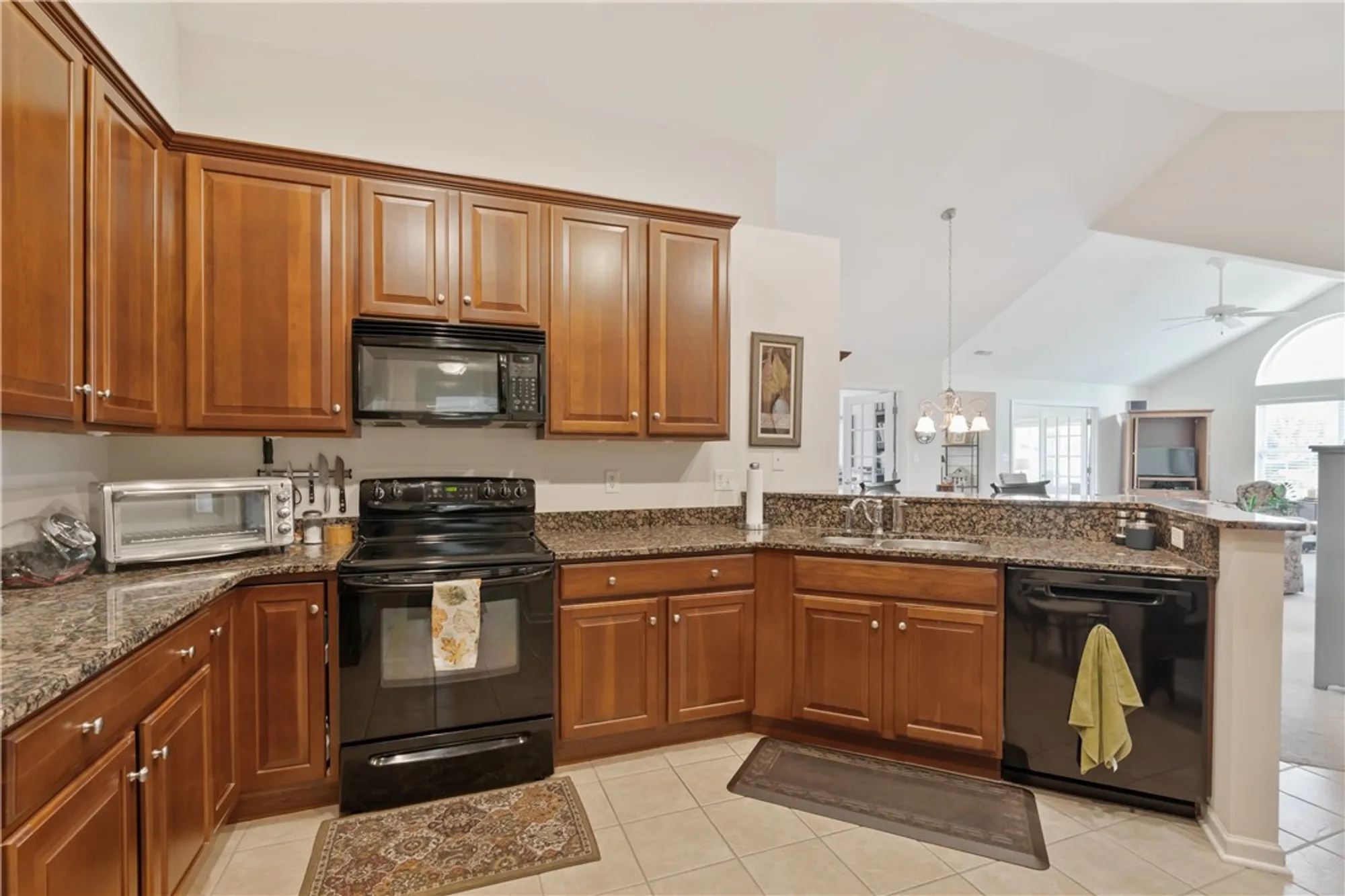 Property Slideshow image 18 of 35 | 1143 cobblestone ln, Valencia, PA, 16059