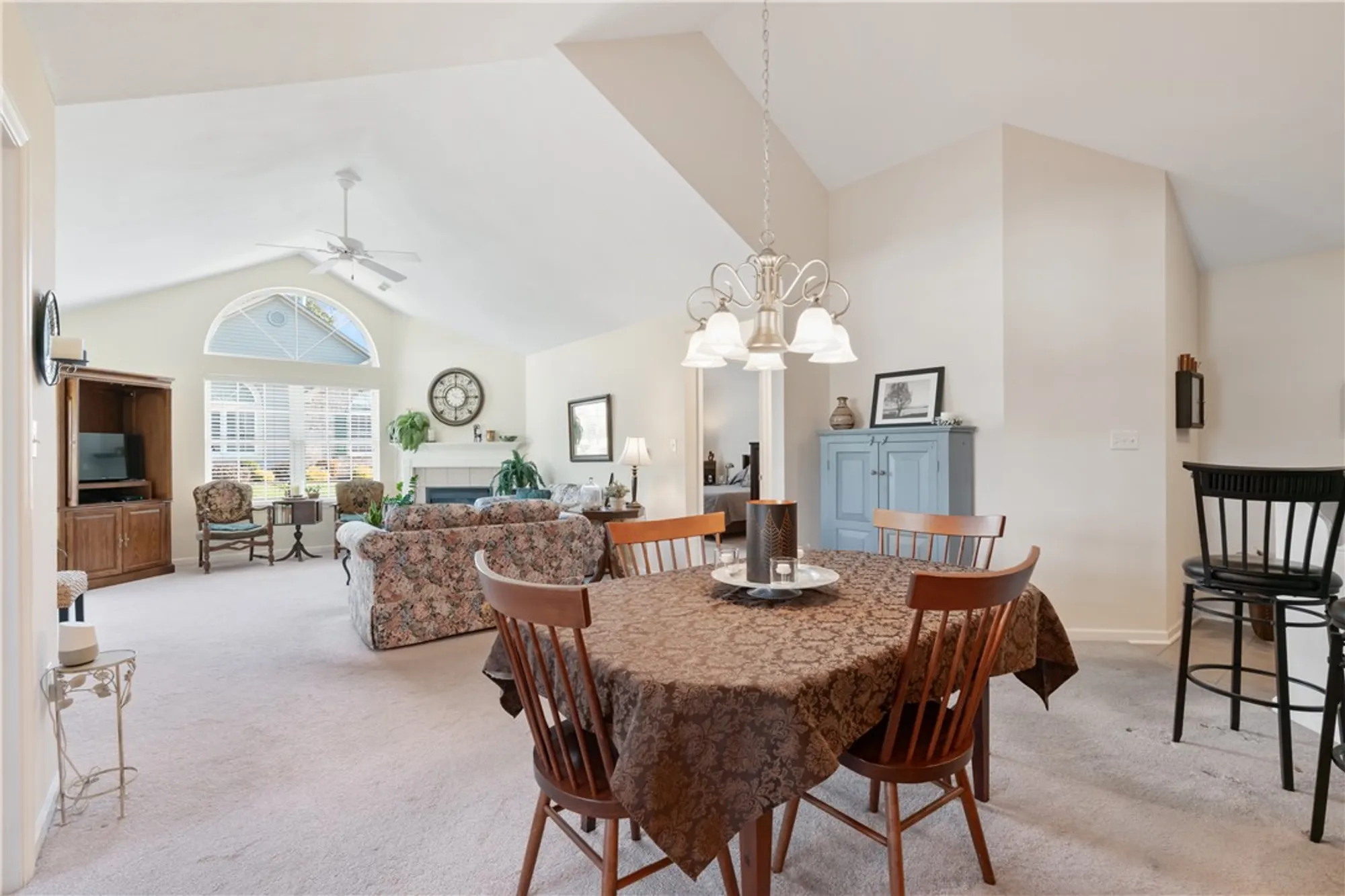 Property Slideshow image 11 of 35 | 1143 cobblestone ln, Valencia, PA, 16059