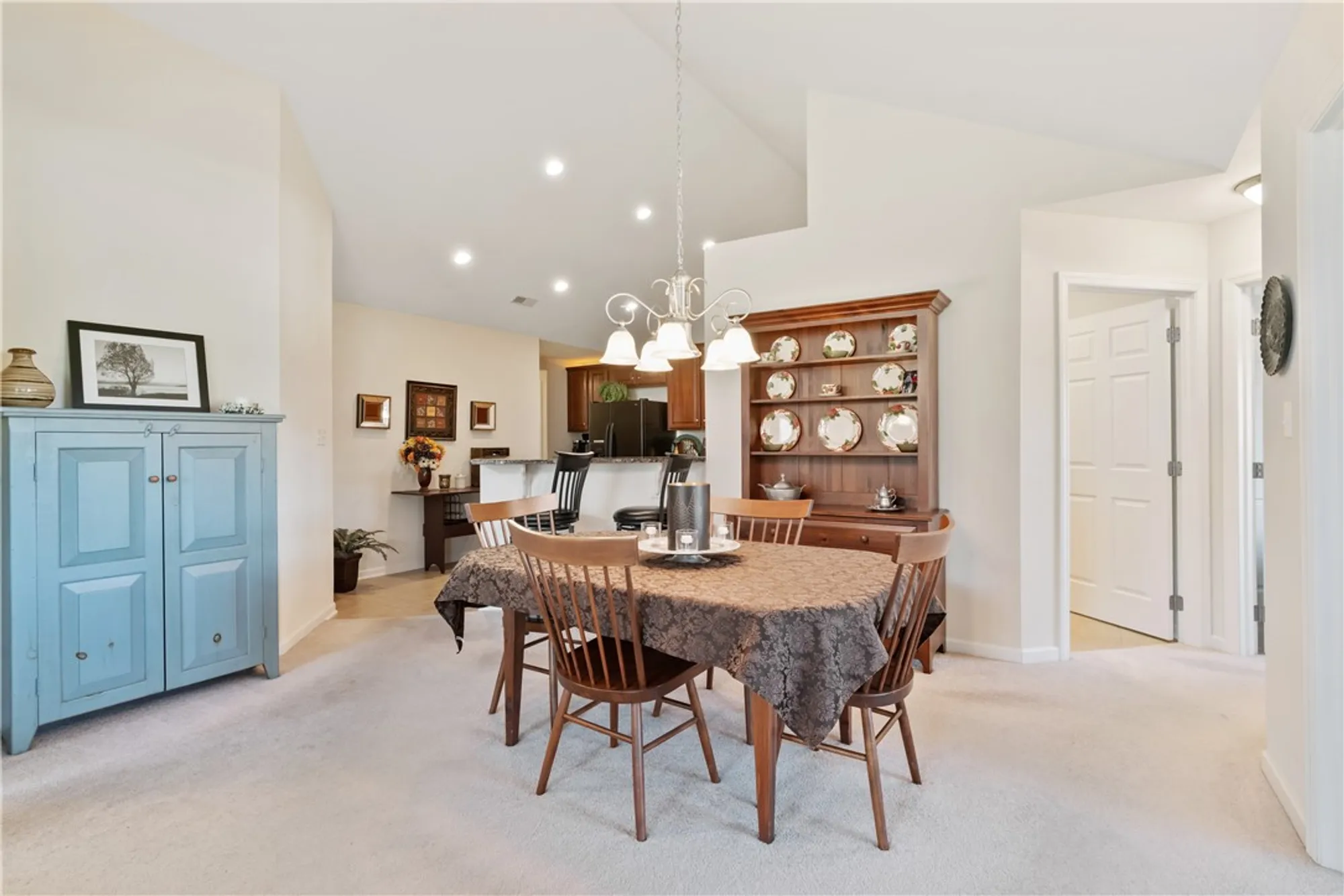 Property Slideshow image 13 of 35 | 1143 cobblestone ln, Valencia, PA, 16059