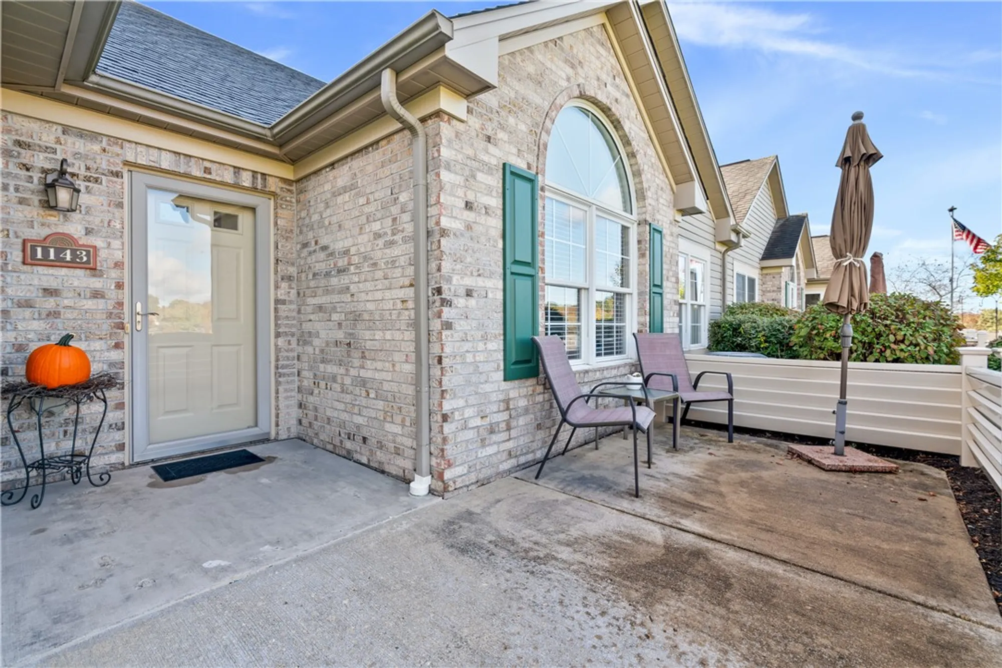 Property Slideshow image 3 of 35 | 1143 cobblestone ln, Valencia, PA, 16059