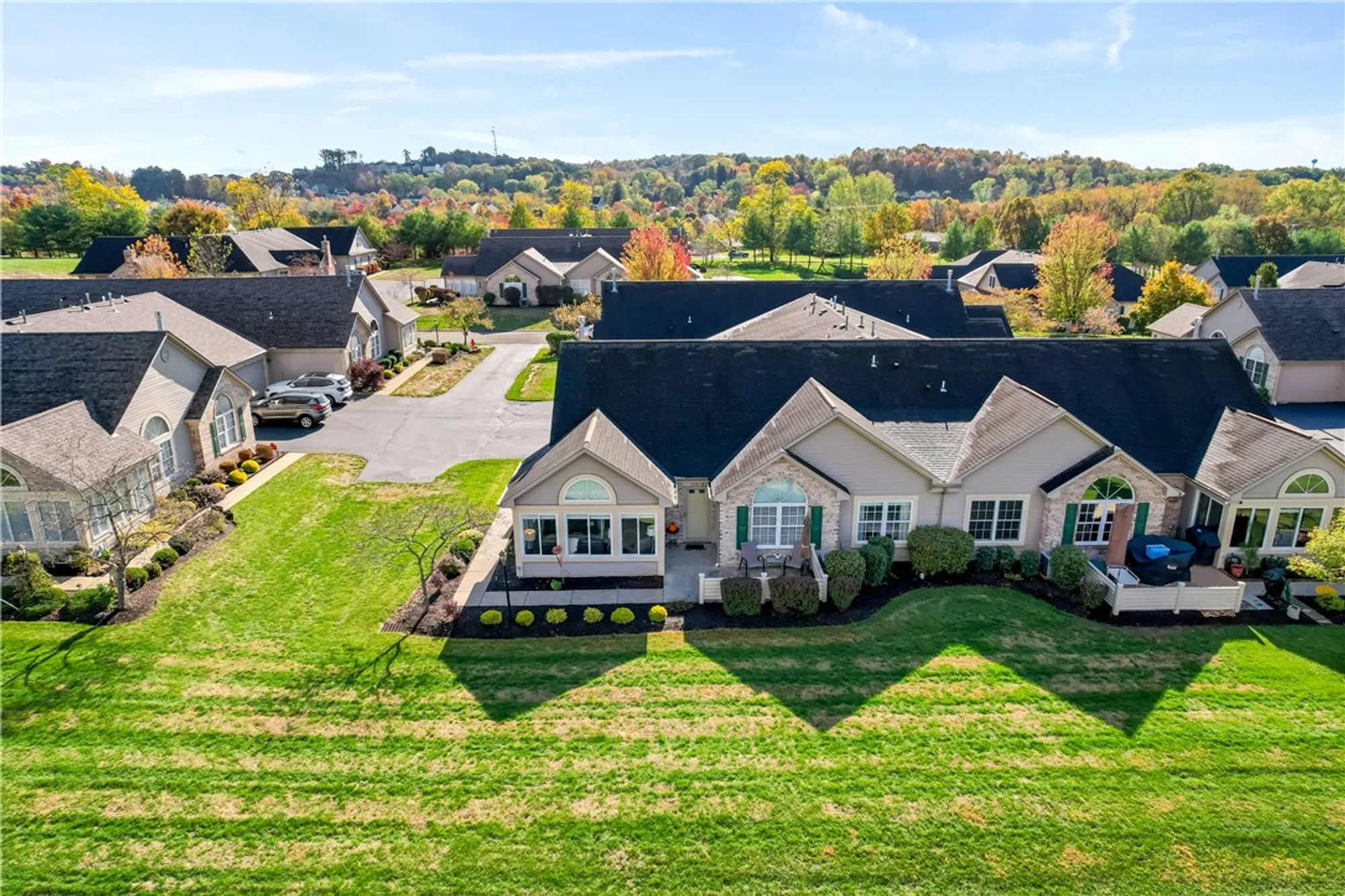 Property Slideshow image 4 of 35 | 1143 cobblestone ln, Valencia, PA, 16059