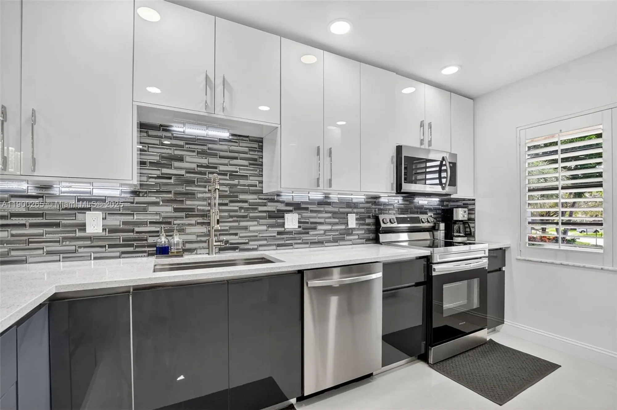 Property Slideshow image 3 of 55 | 21860 arriba real apt 4d, Boca Raton, FL, 33433