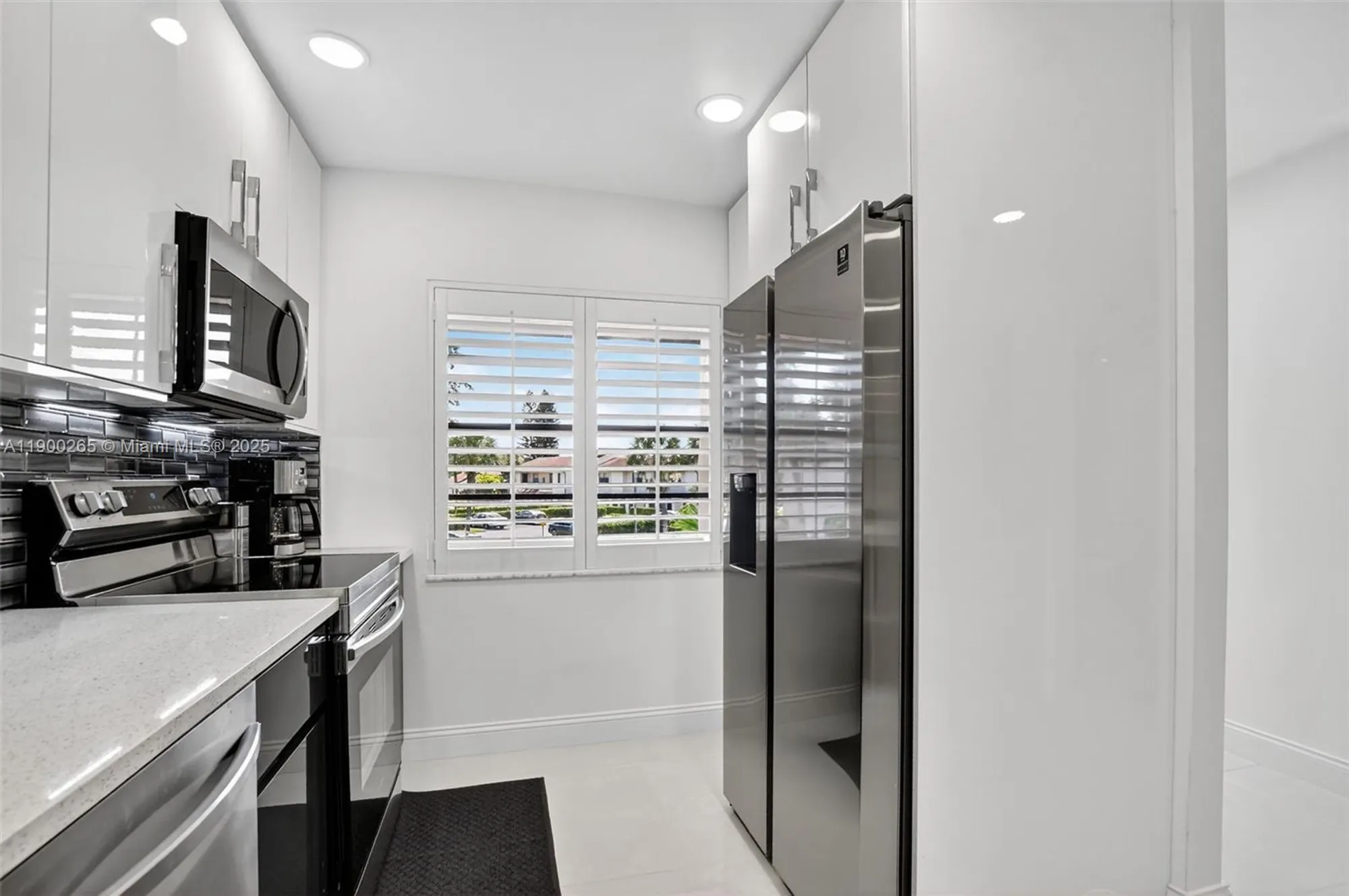 Property Slideshow image 4 of 55 | 21860 arriba real apt 4d, Boca Raton, FL, 33433
