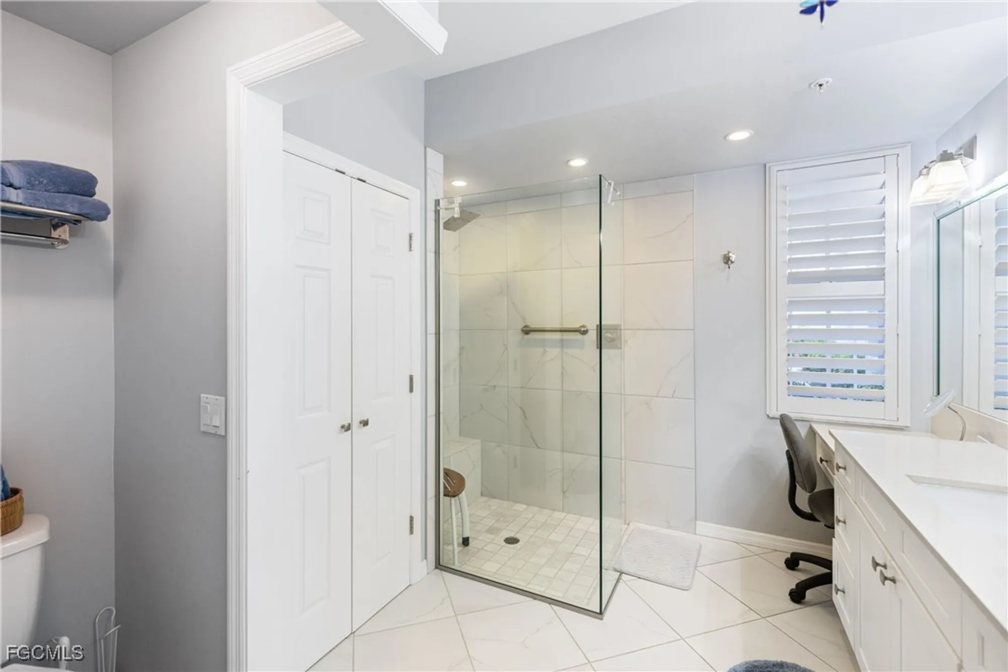 Property Slideshow image 13 of 23 | 25212 pelican creek cir 103, Bonita Springs, FL, 34134