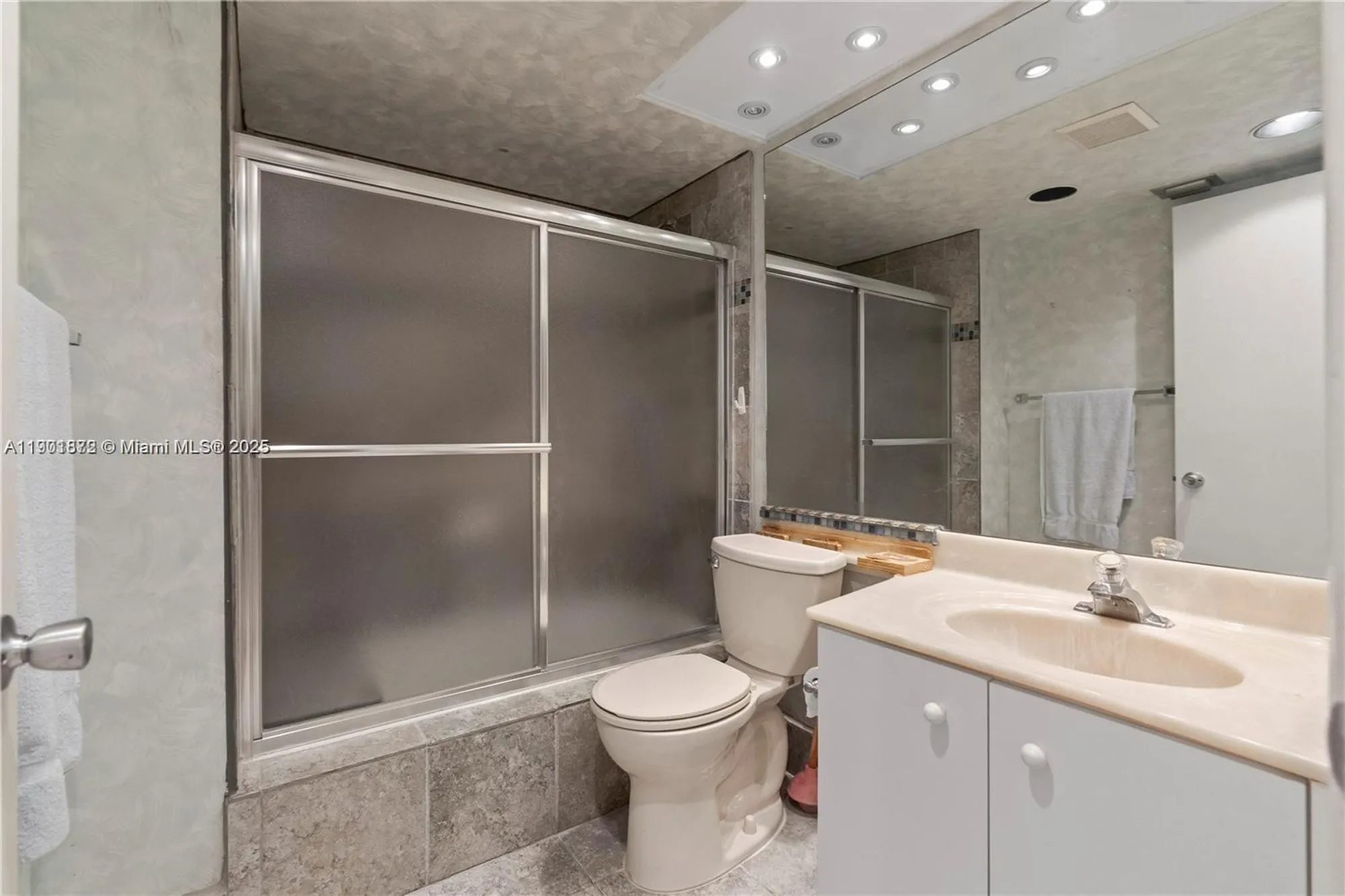 Property Slideshow image 20 of 38 | 1603 abaco dr k4, Coconut Creek, FL, 33066