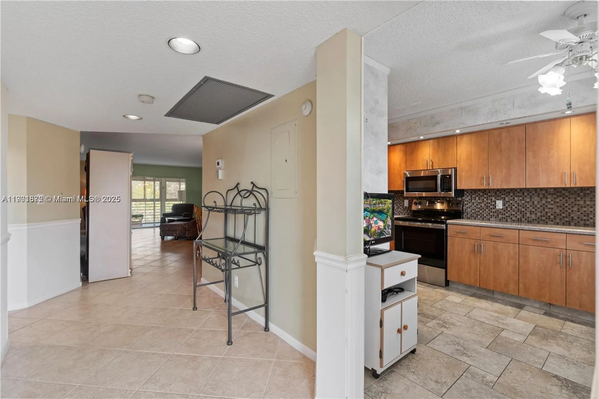 Property Slideshow image 6 of 38 | 1603 abaco dr k4, Coconut Creek, FL, 33066