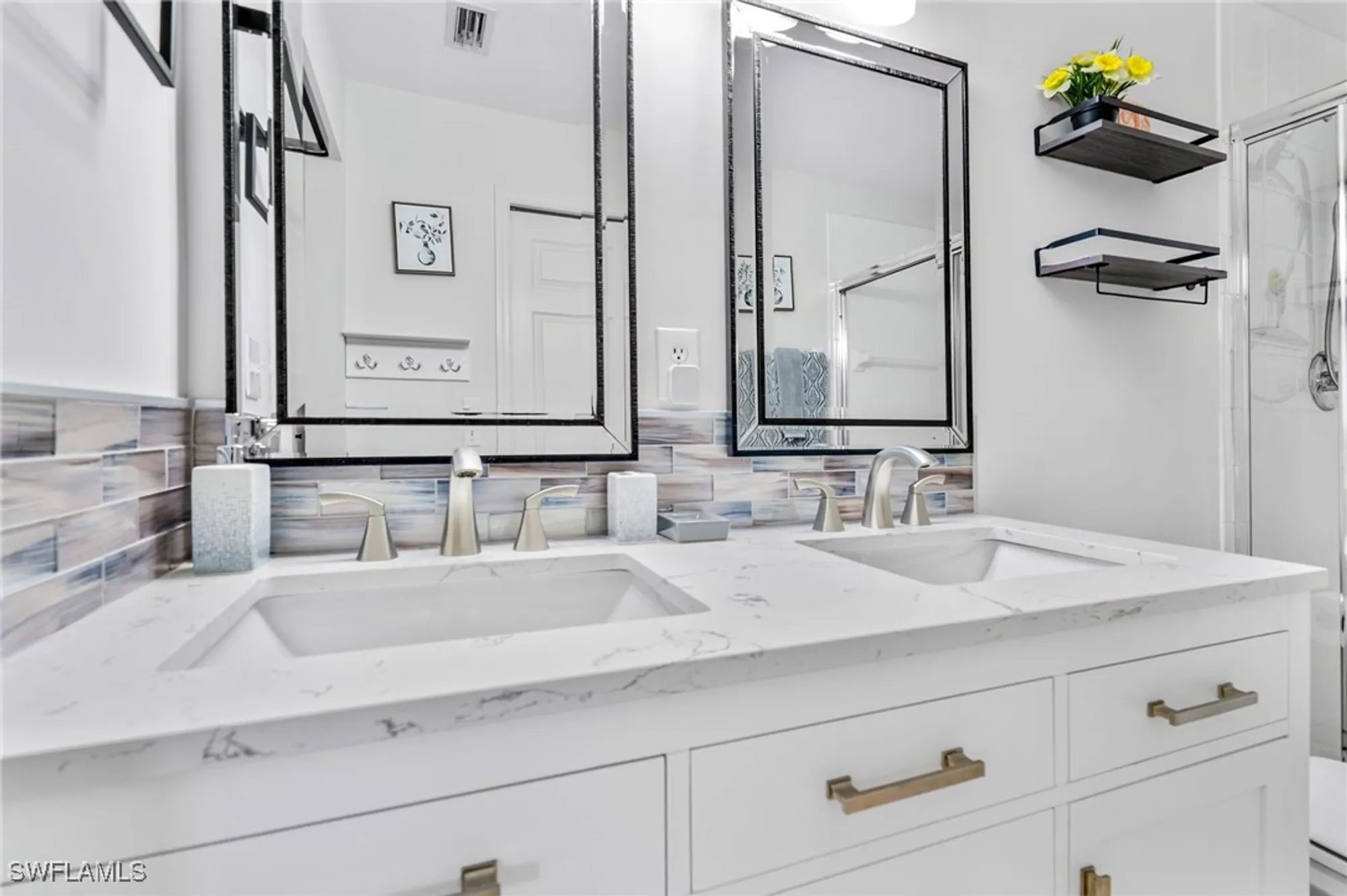 Property Slideshow image 11 of 19 | 9165 celeste dr # 3-102, Naples, FL, 34113