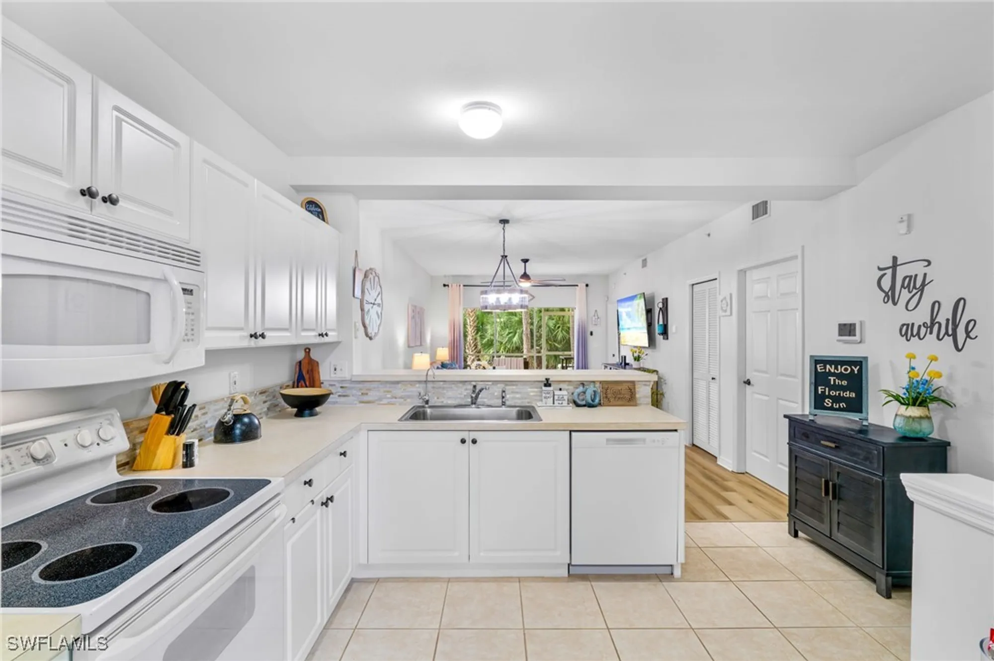 Property Slideshow image 7 of 19 | 9165 celeste dr # 3-102, Naples, FL, 34113