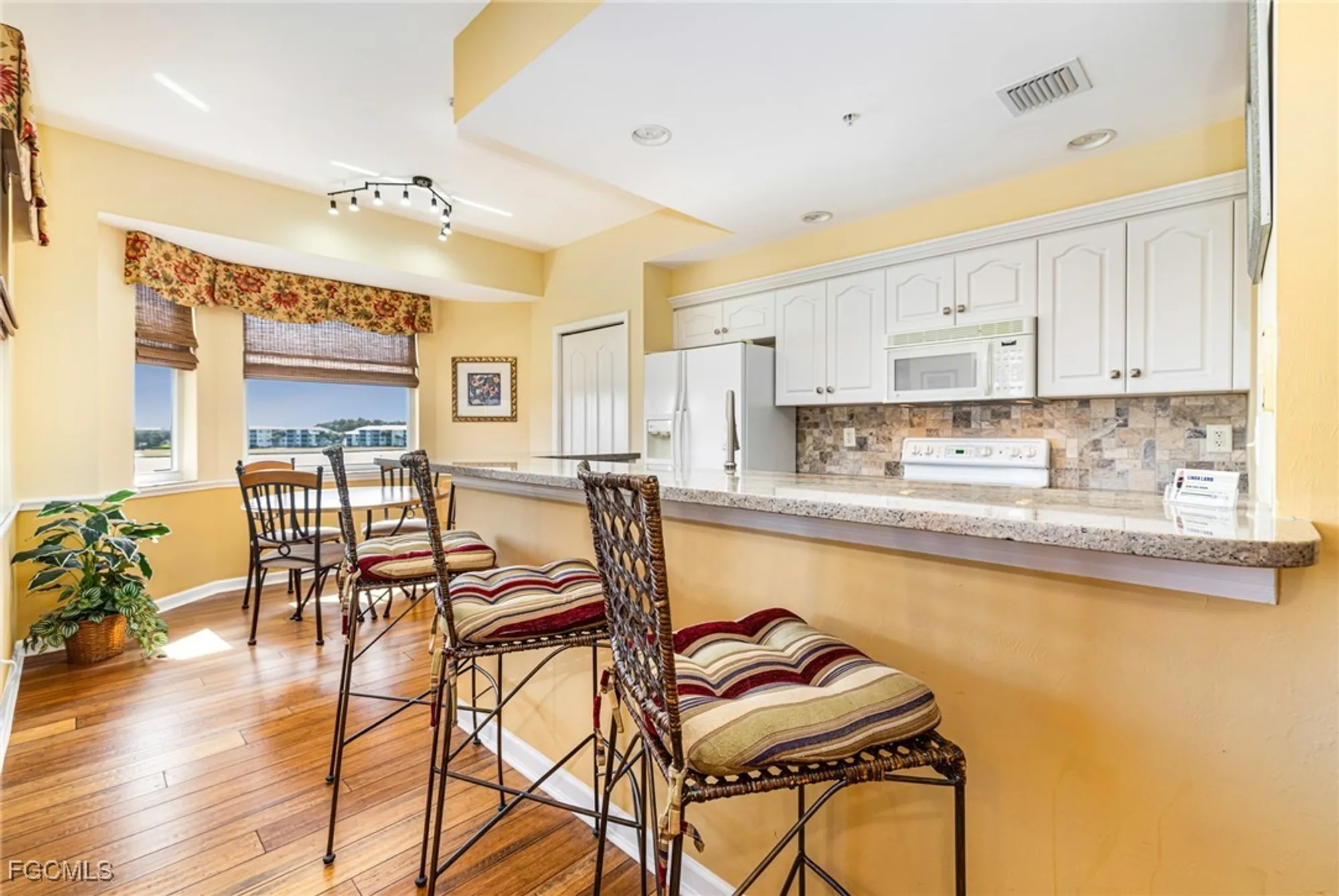 Property Slideshow image 14 of 50 | 8086 queen palm ln 341, Fort Myers, FL, 33966