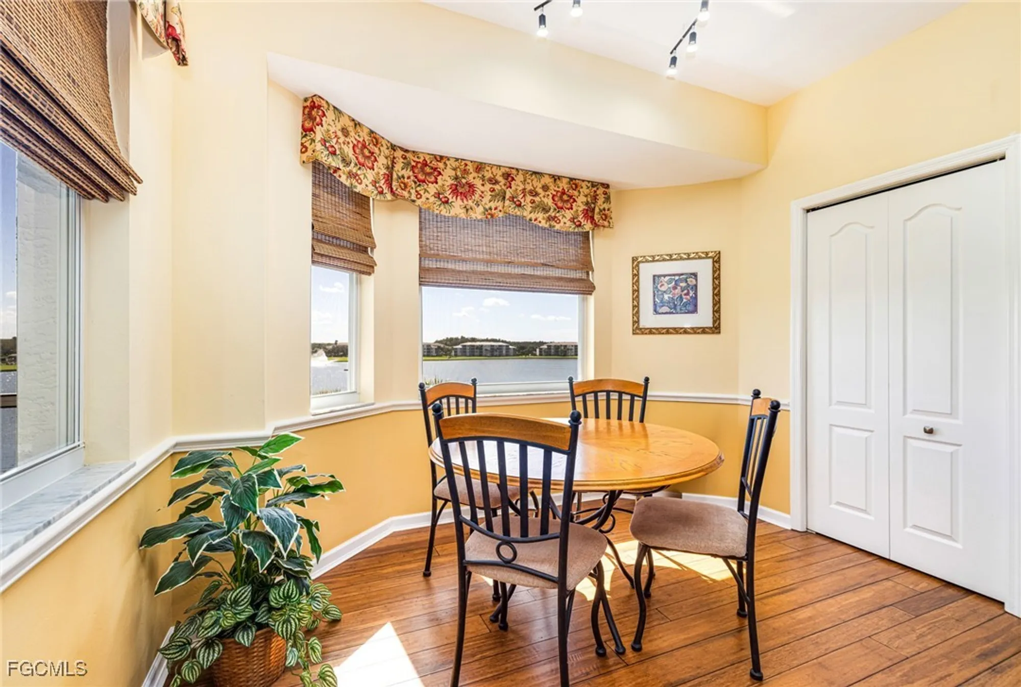 Property Slideshow image 15 of 50 | 8086 queen palm ln 341, Fort Myers, FL, 33966