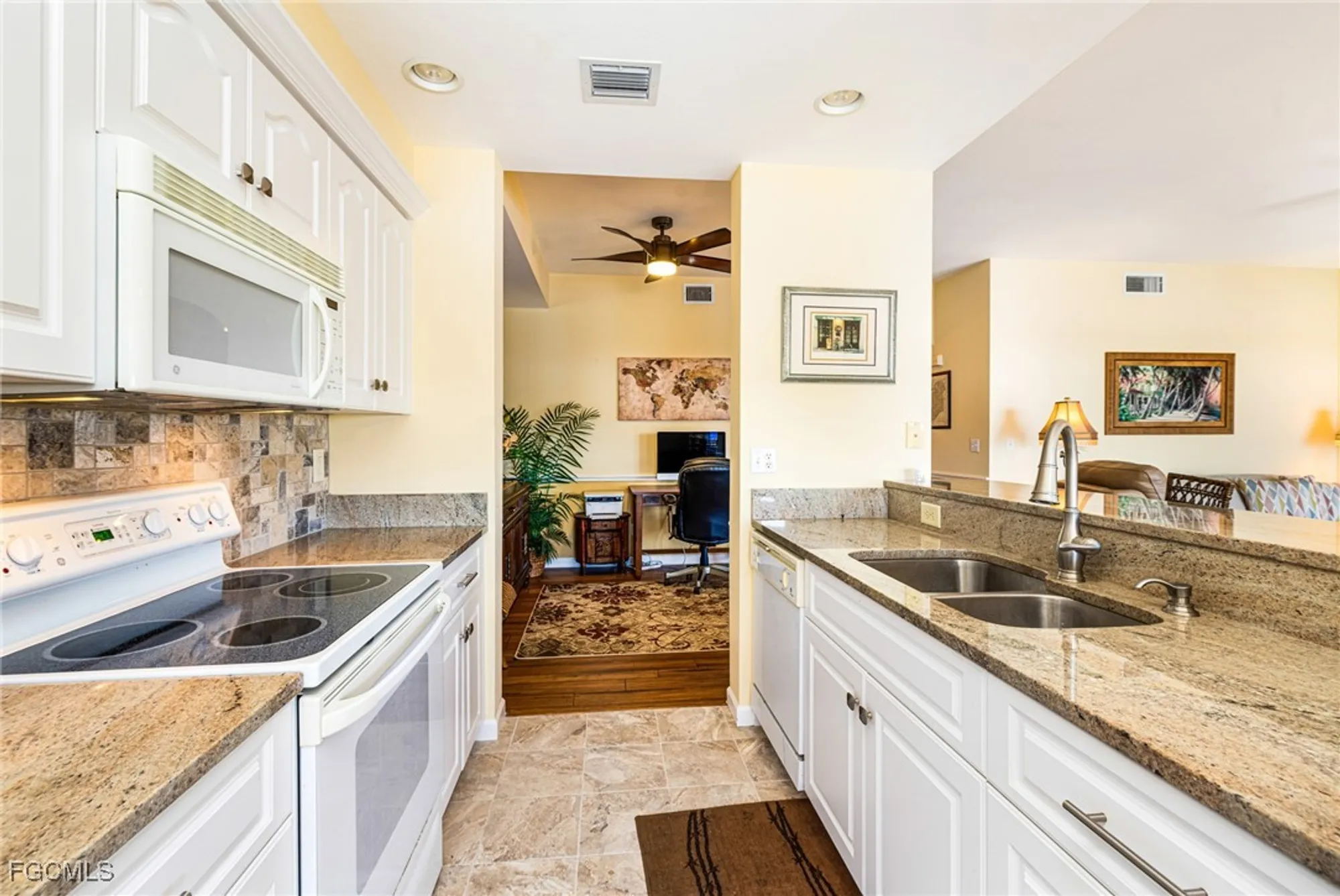 Property Slideshow image 11 of 50 | 8086 queen palm ln 341, Fort Myers, FL, 33966