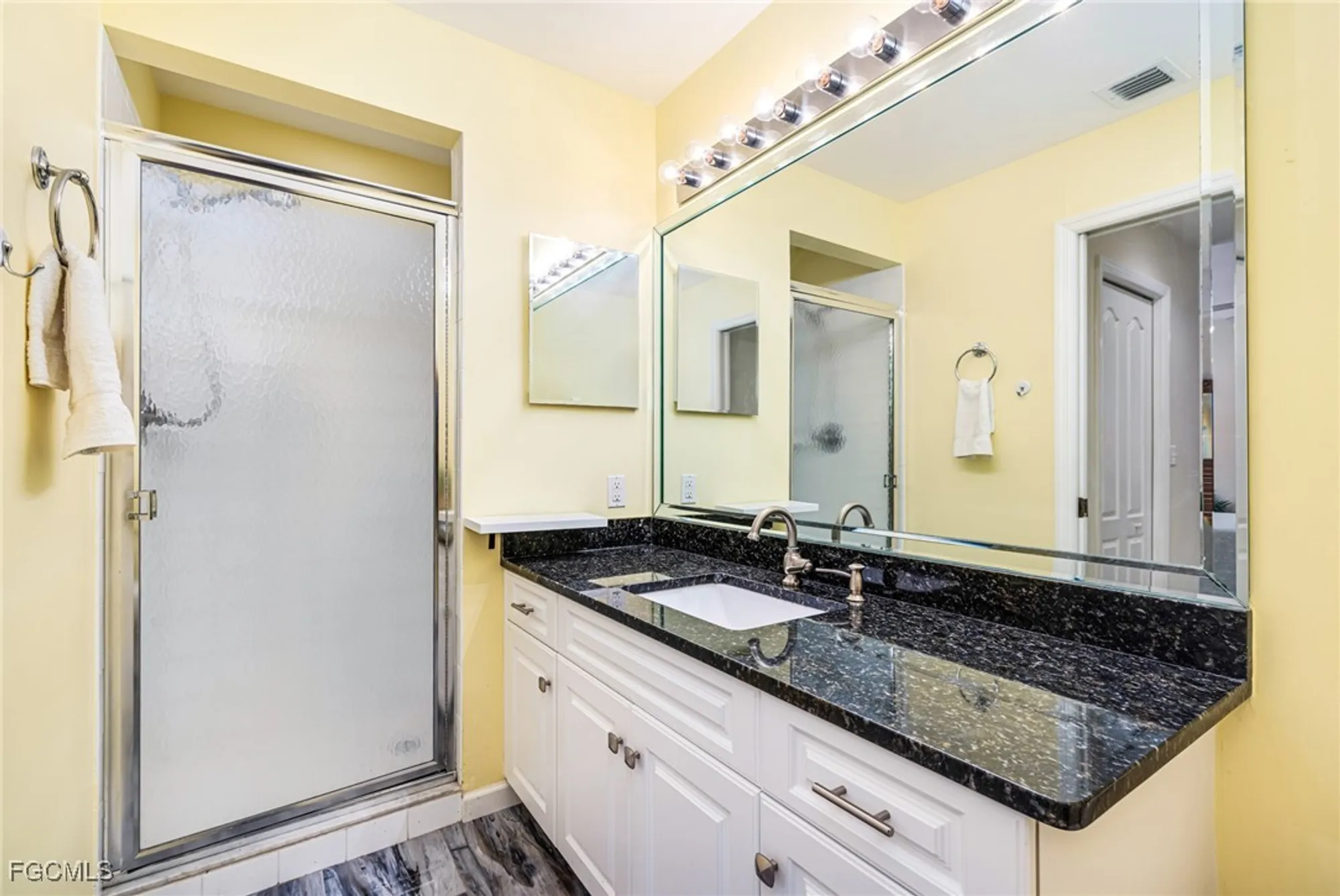 Property Slideshow image 24 of 50 | 8086 queen palm ln 341, Fort Myers, FL, 33966