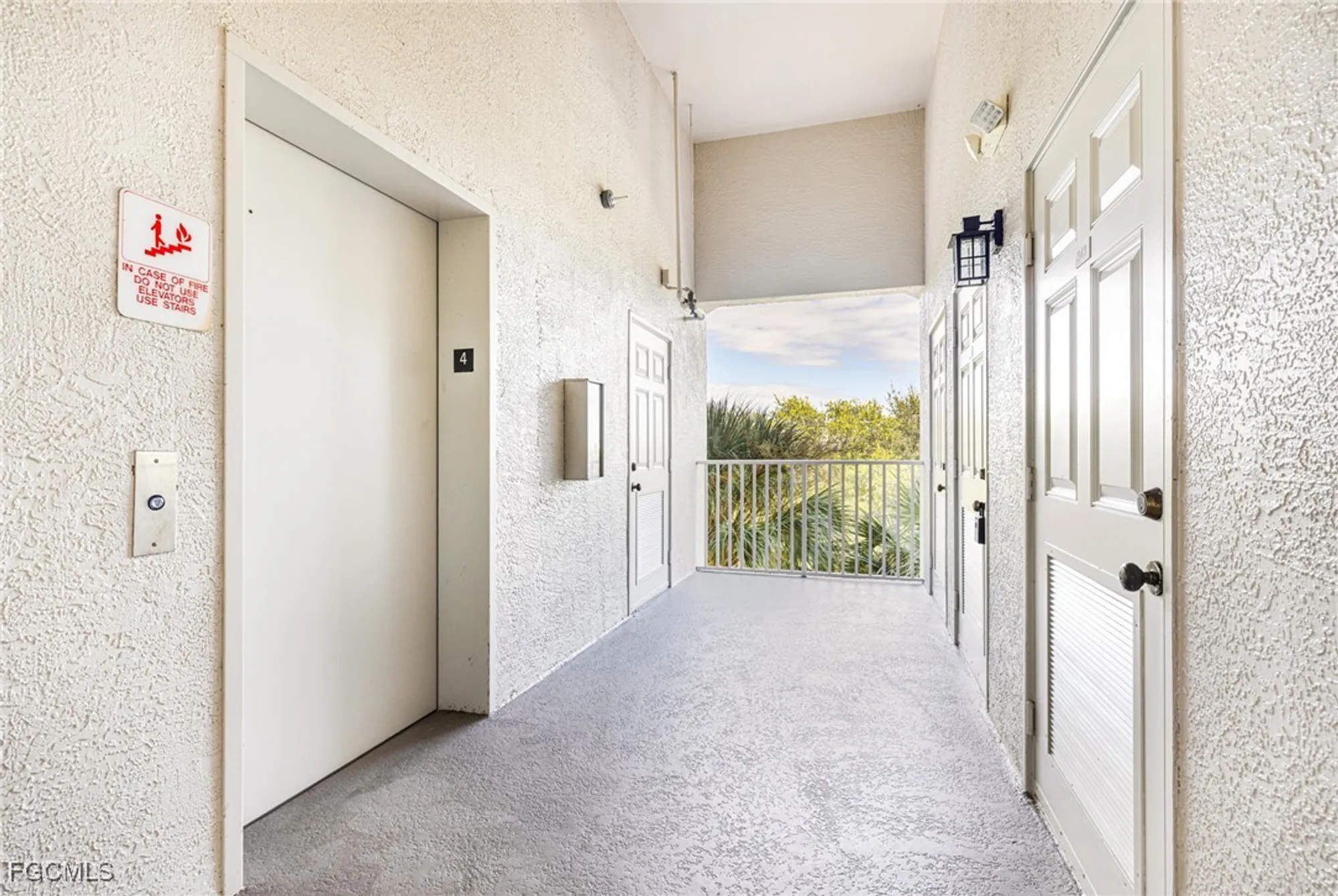 Property Slideshow image 38 of 50 | 8086 queen palm ln 341, Fort Myers, FL, 33966