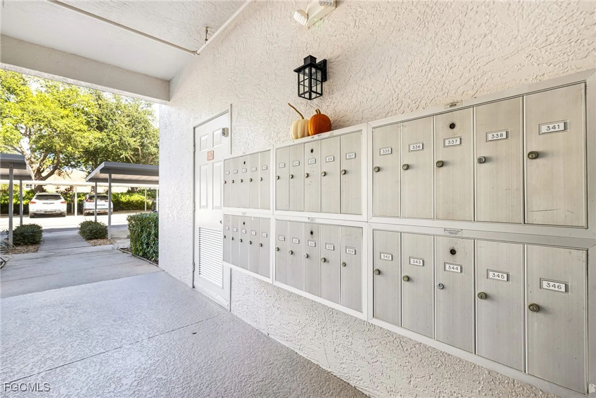 Property Slideshow image 39 of 50 | 8086 queen palm ln 341, Fort Myers, FL, 33966