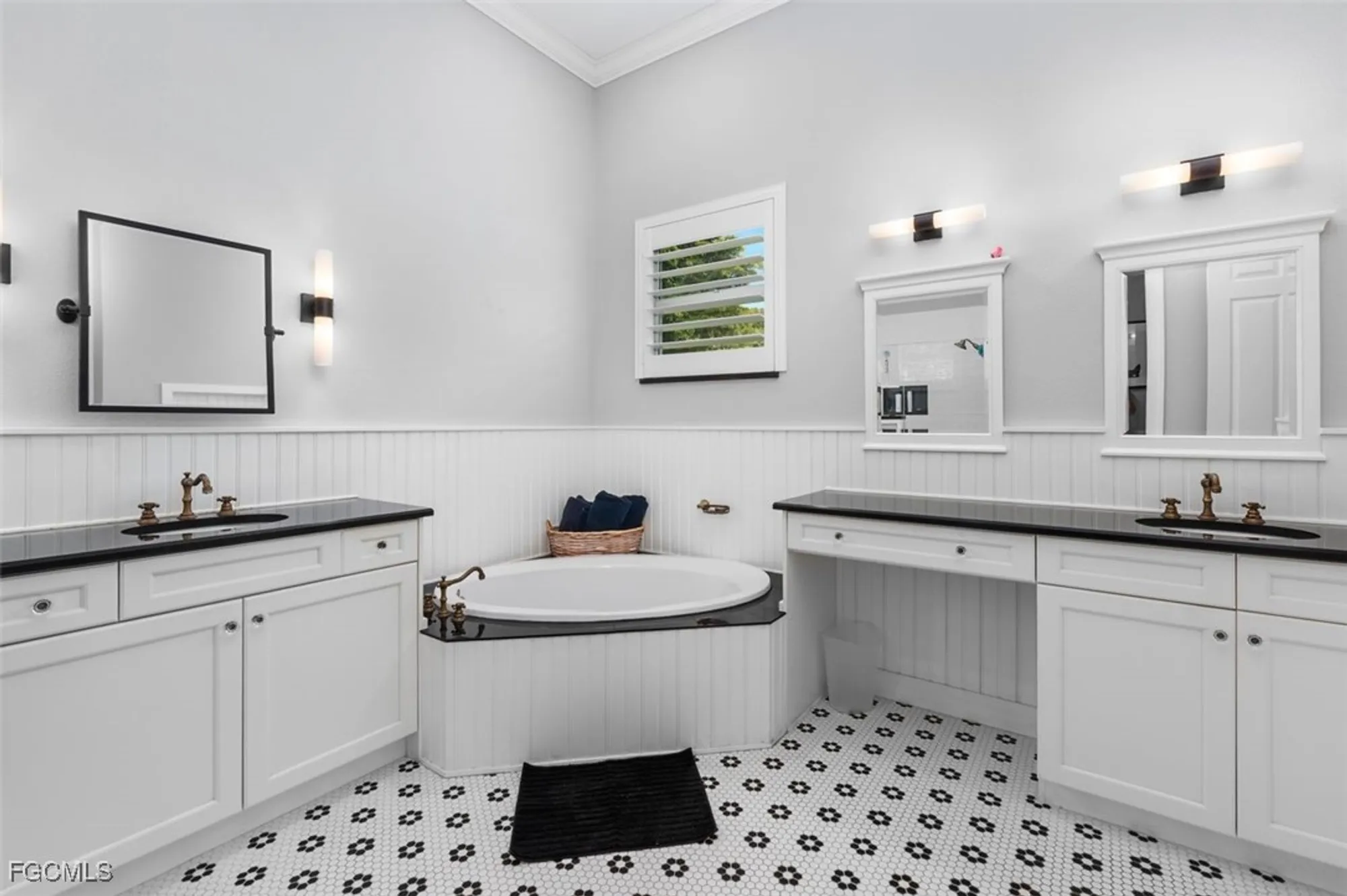Property Slideshow image 18 of 49 | 2999 willow ridge ct, Fort Myers, FL, 33905
