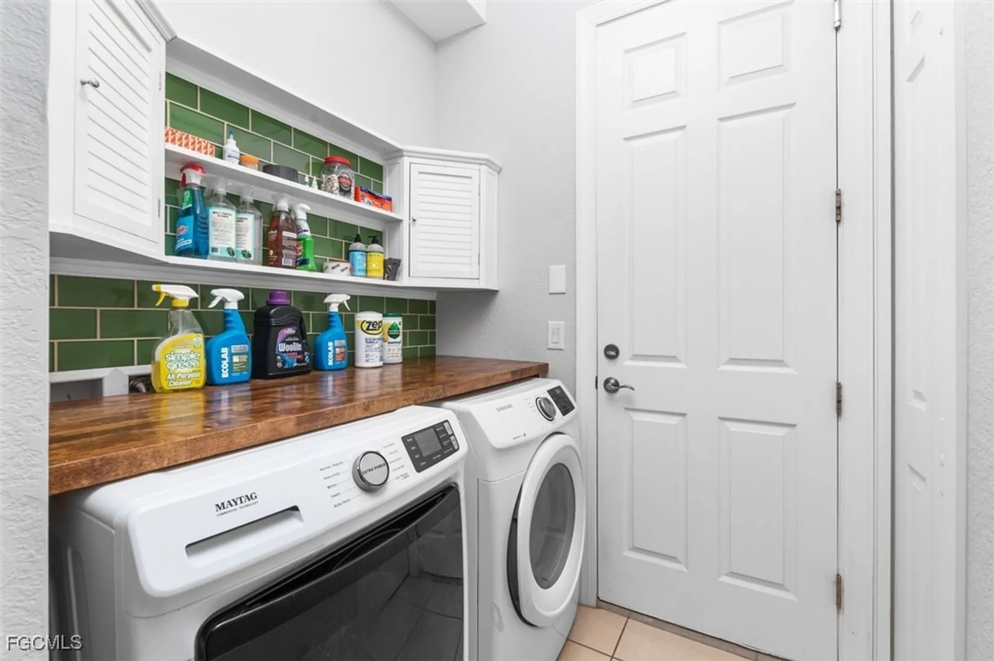 Property Slideshow image 26 of 49 | 2999 willow ridge ct, Fort Myers, FL, 33905
