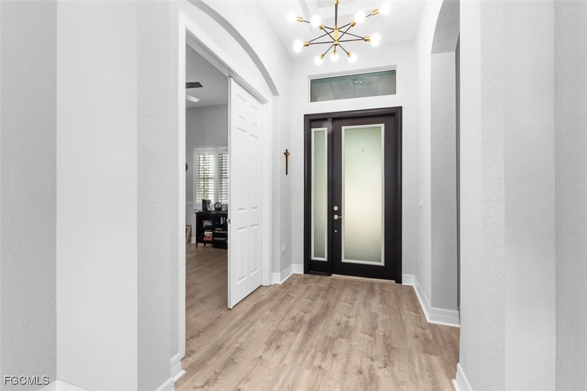 Property Slideshow image 7 of 49 | 2999 willow ridge ct, Fort Myers, FL, 33905