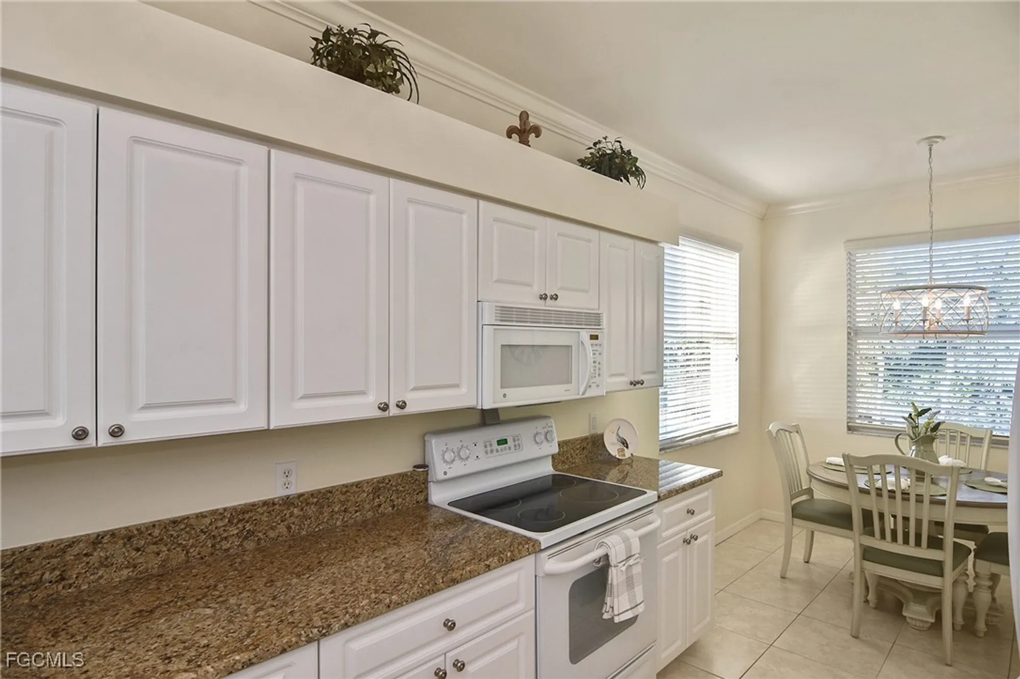 Property Slideshow image 10 of 49 | 10371 butterfly palm dr 828, Fort Myers, FL, 33966