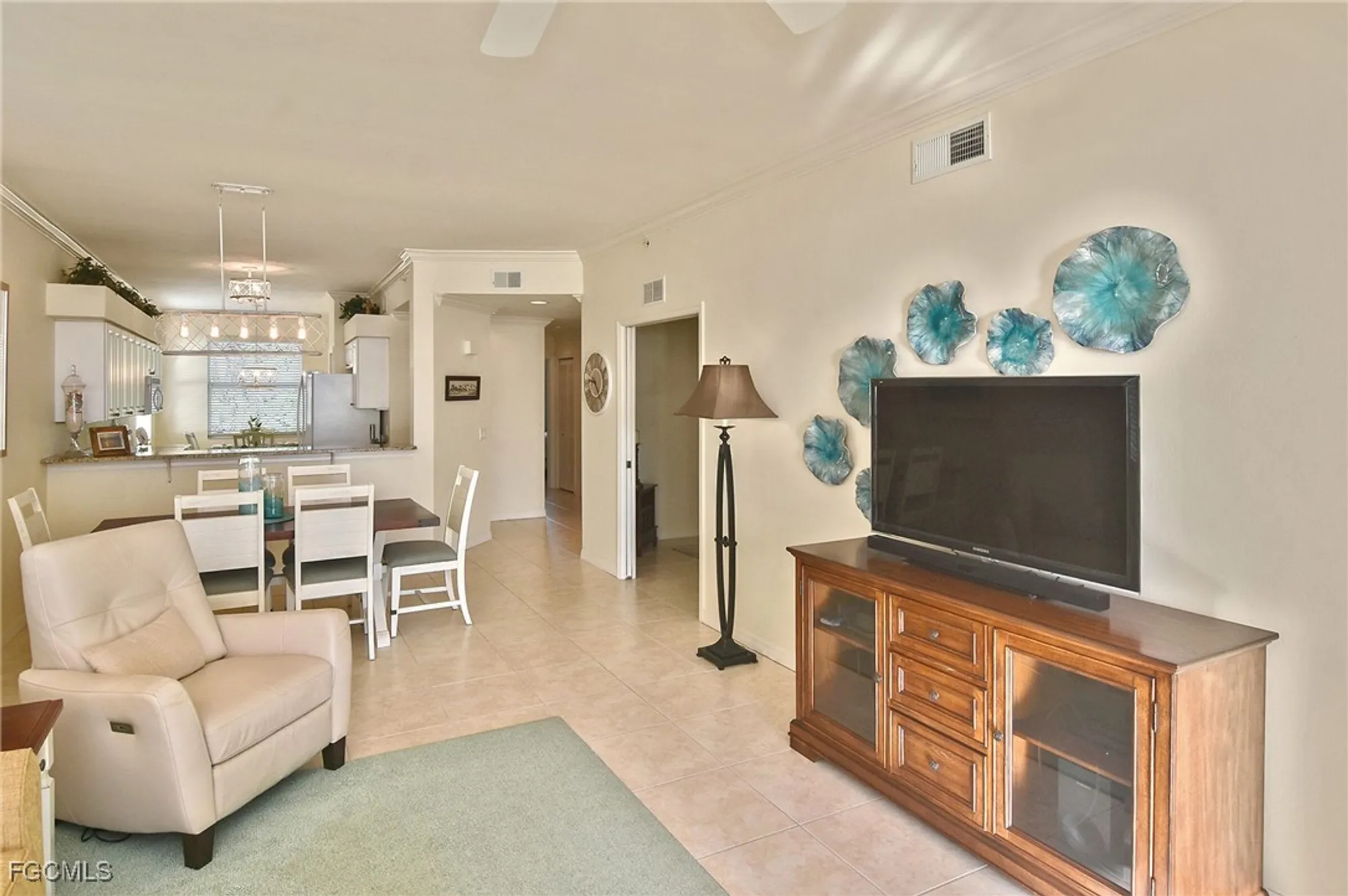 Property Slideshow image 4 of 49 | 10371 butterfly palm dr 828, Fort Myers, FL, 33966