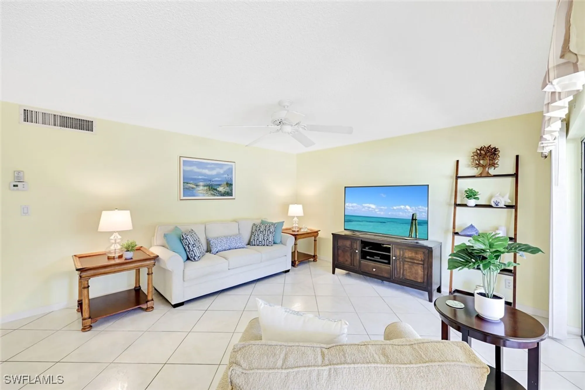 Property Slideshow image 18 of 31 | 2000 alamanda dr 104, Naples, FL, 34102