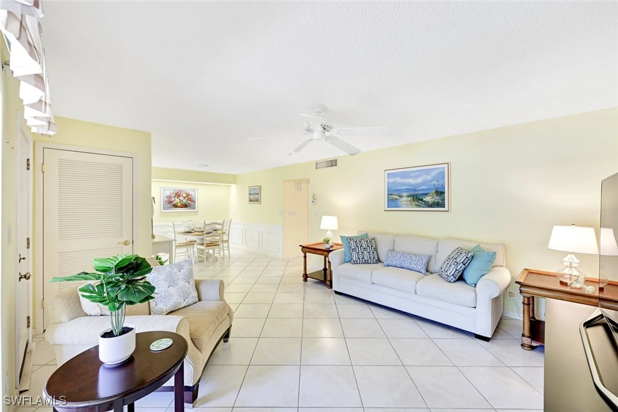 Property Slideshow image 19 of 31 | 2000 alamanda dr 104, Naples, FL, 34102