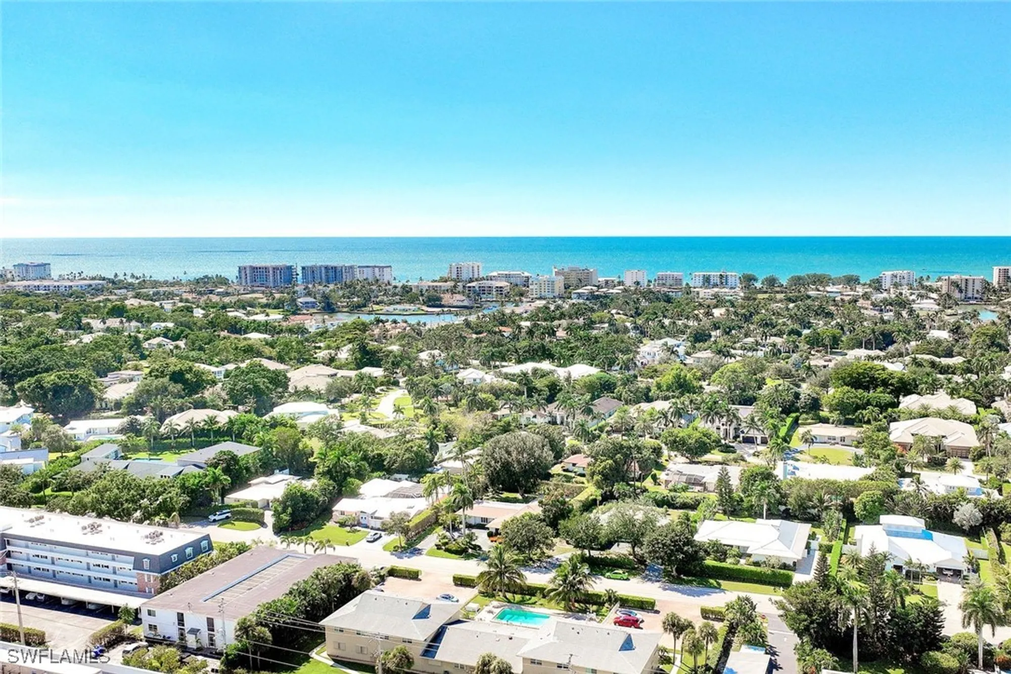 Property Slideshow image 10 of 31 | 2000 alamanda dr 104, Naples, FL, 34102