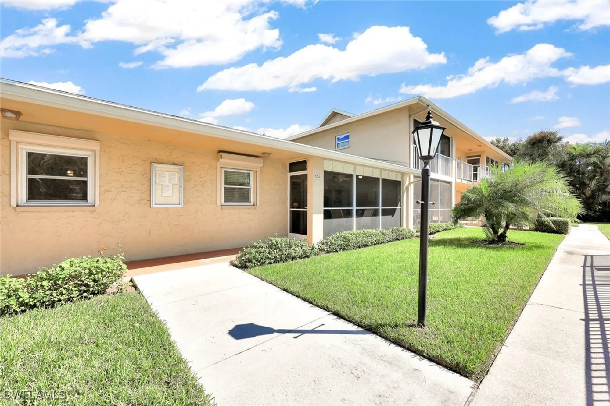 Property Slideshow image 13 of 31 | 2000 alamanda dr 104, Naples, FL, 34102