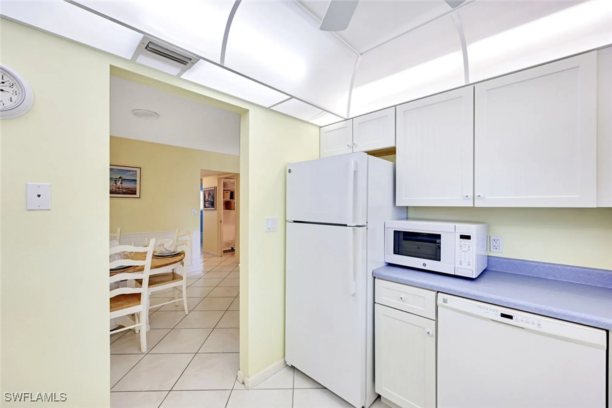 Property Slideshow image 25 of 31 | 2000 alamanda dr 104, Naples, FL, 34102