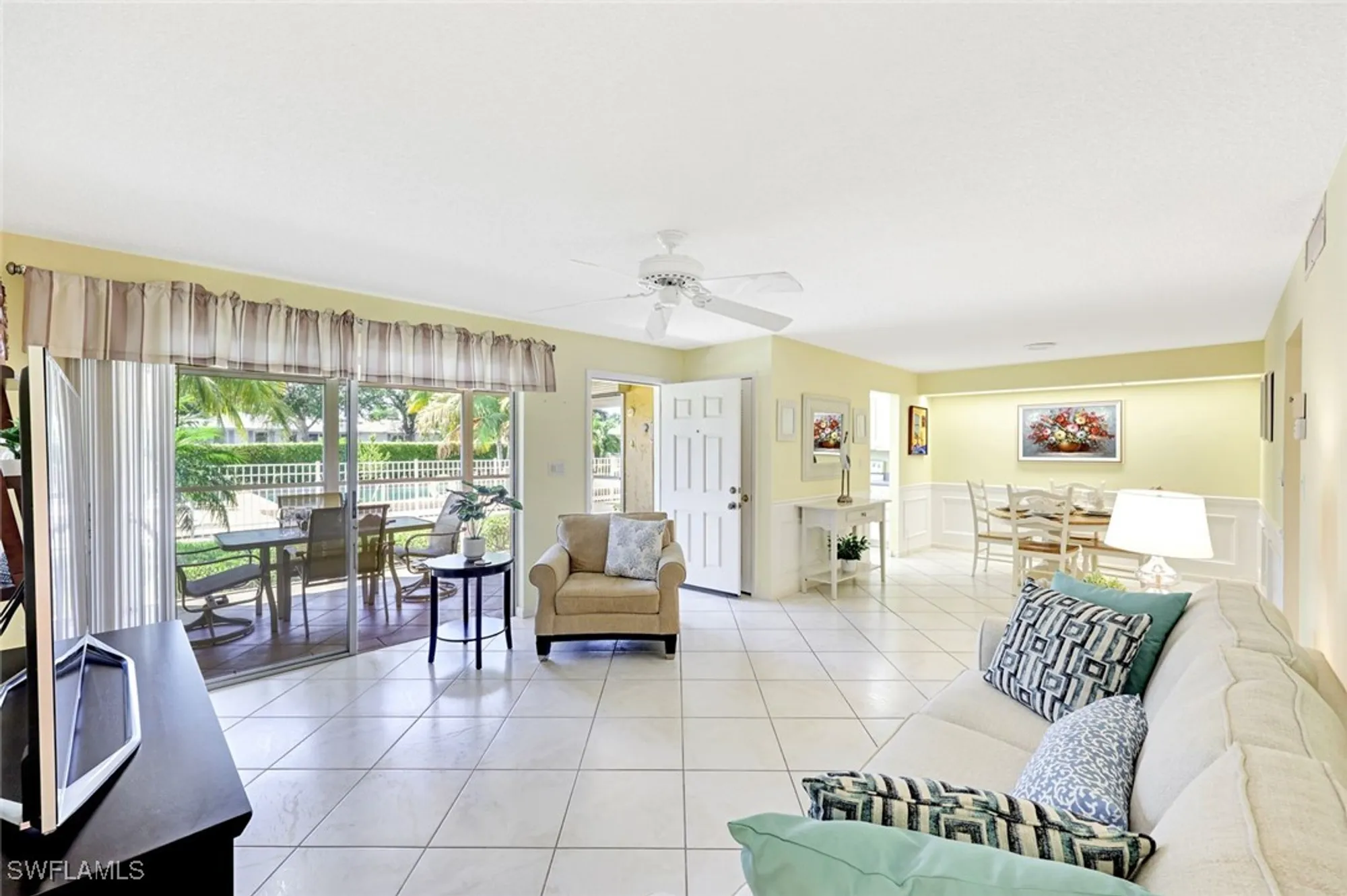 Property Slideshow image 20 of 31 | 2000 alamanda dr 104, Naples, FL, 34102