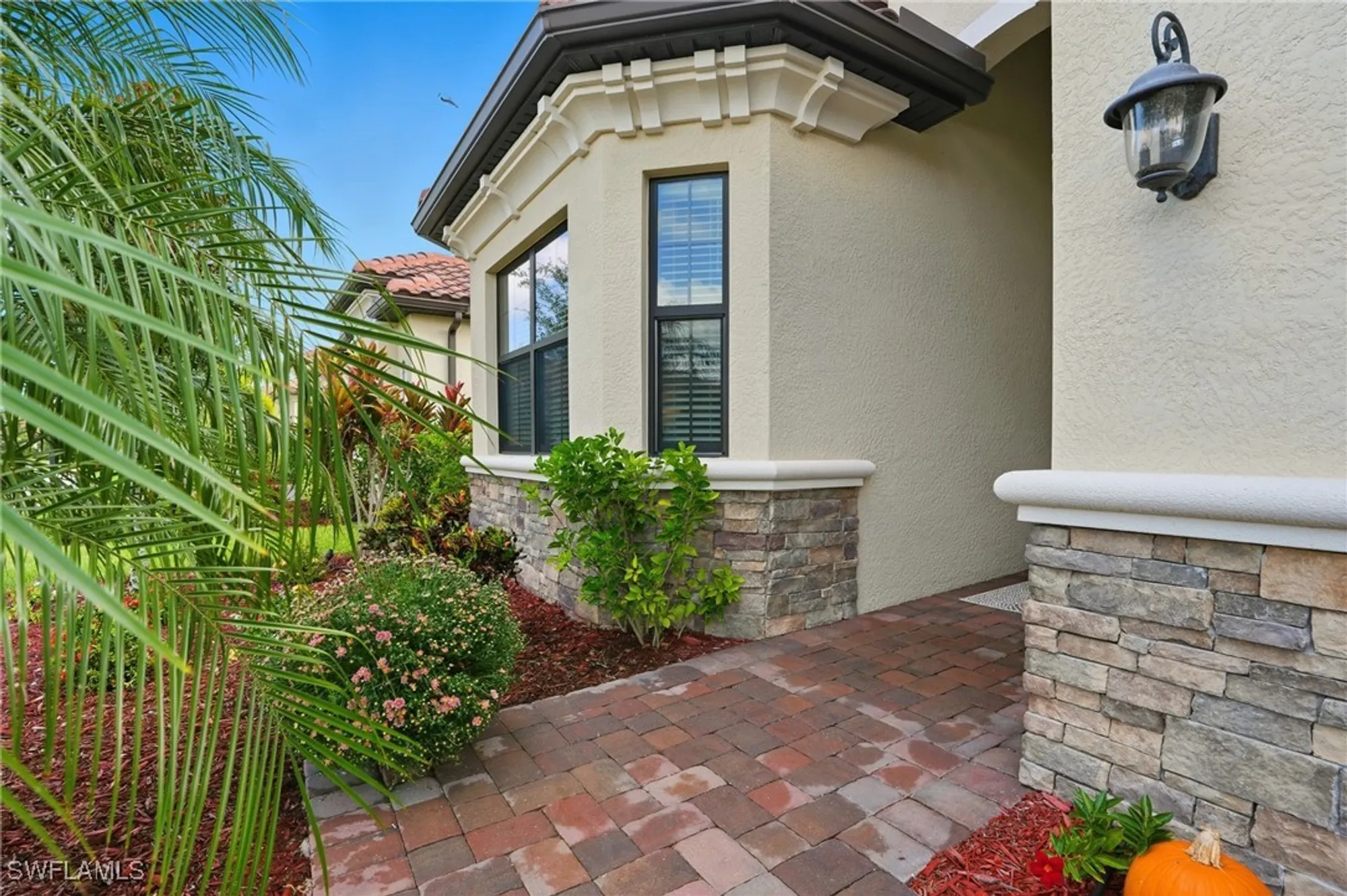 Property Slideshow image 5 of 50 | 28043 foxrock ct, Bonita Springs, FL, 34135