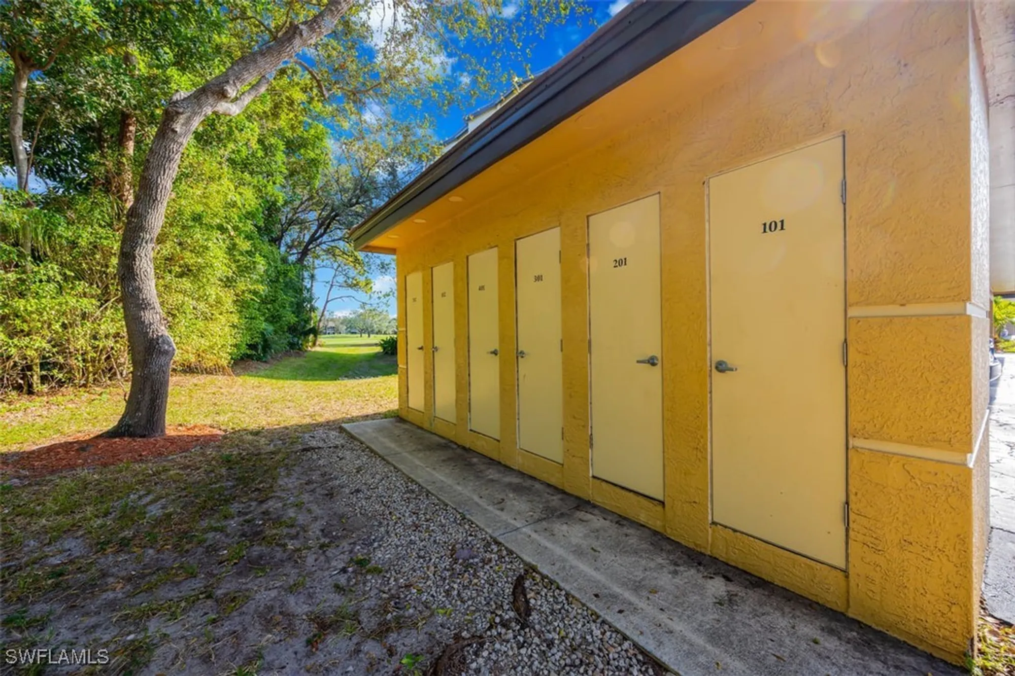 Property Slideshow image 24 of 34 | 200 vintage cir # d304, Naples, FL, 34119