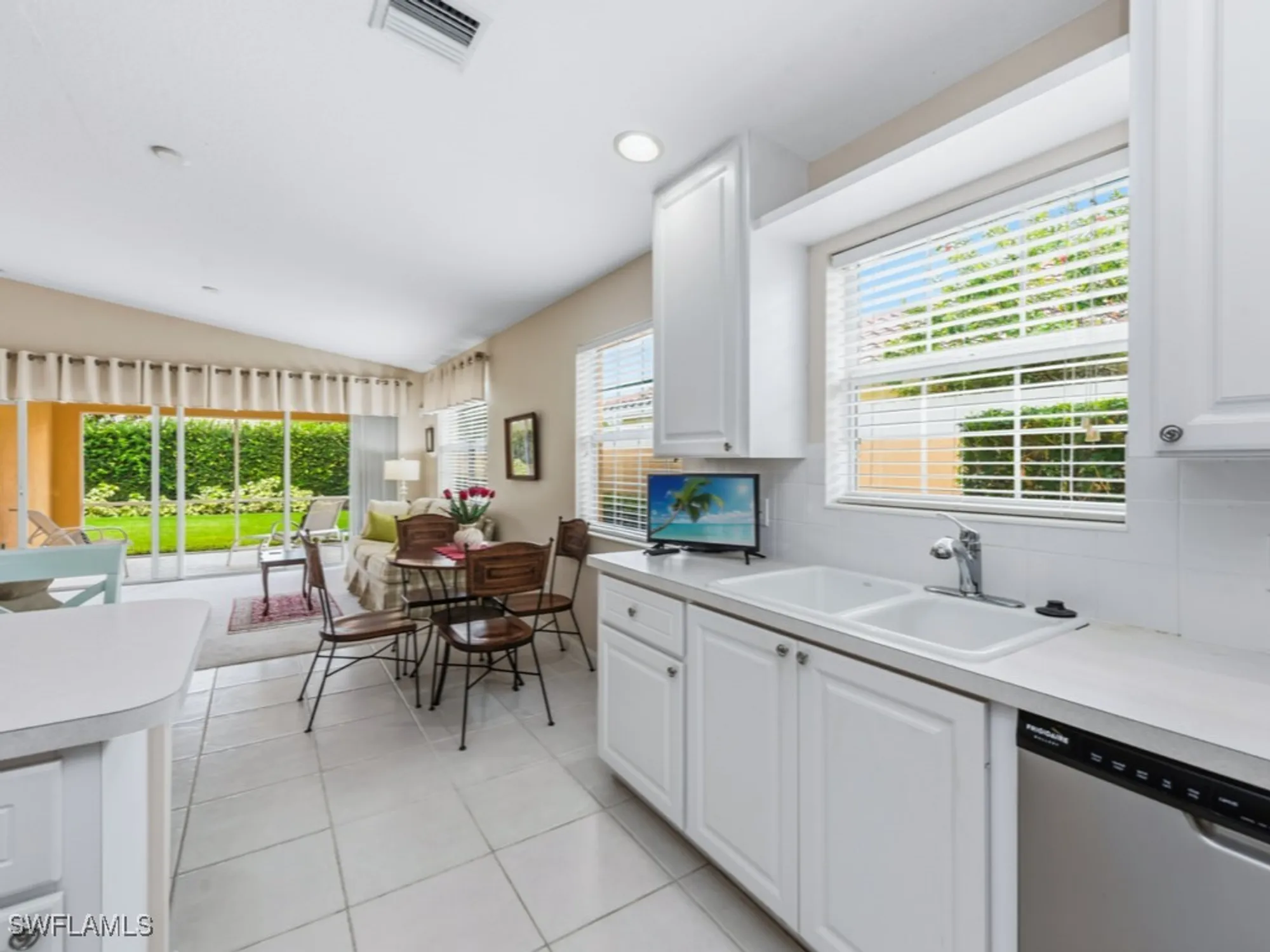 Property Slideshow image 10 of 32 | 7520 firenze ln, Naples, FL, 34114