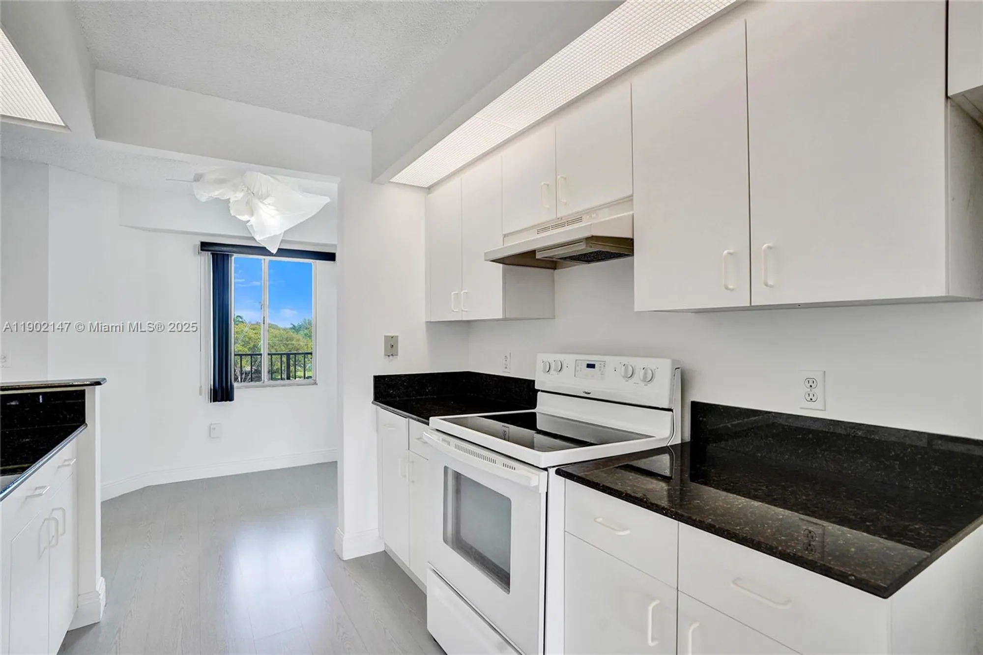 Property Slideshow image 5 of 41 | 12750 sw 15th st 411d, Pembroke Pines, FL, 33027
