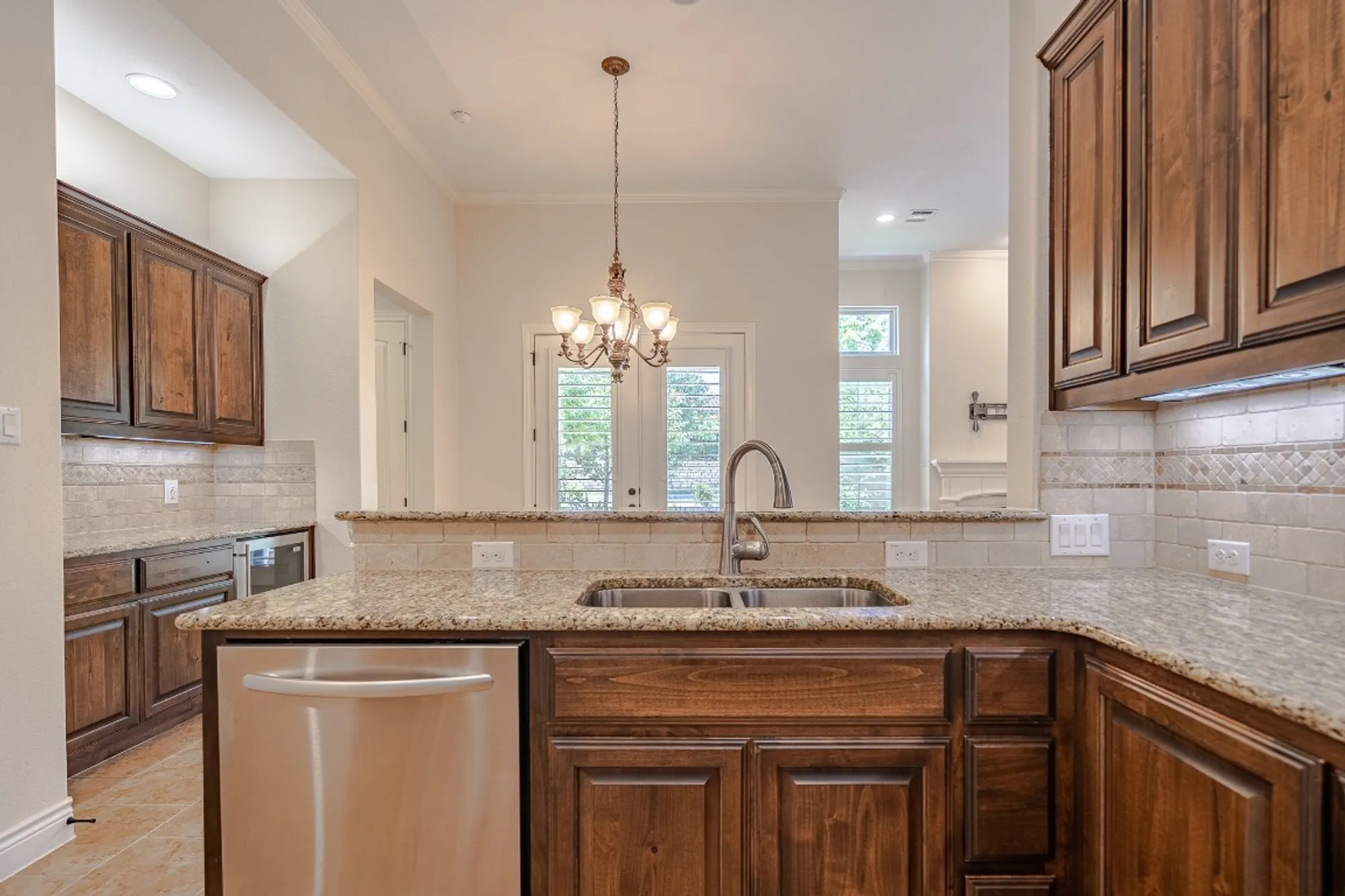 Property Slideshow image 14 of 35 | 108 rivalto cir 5, Lakeway, TX, 78734