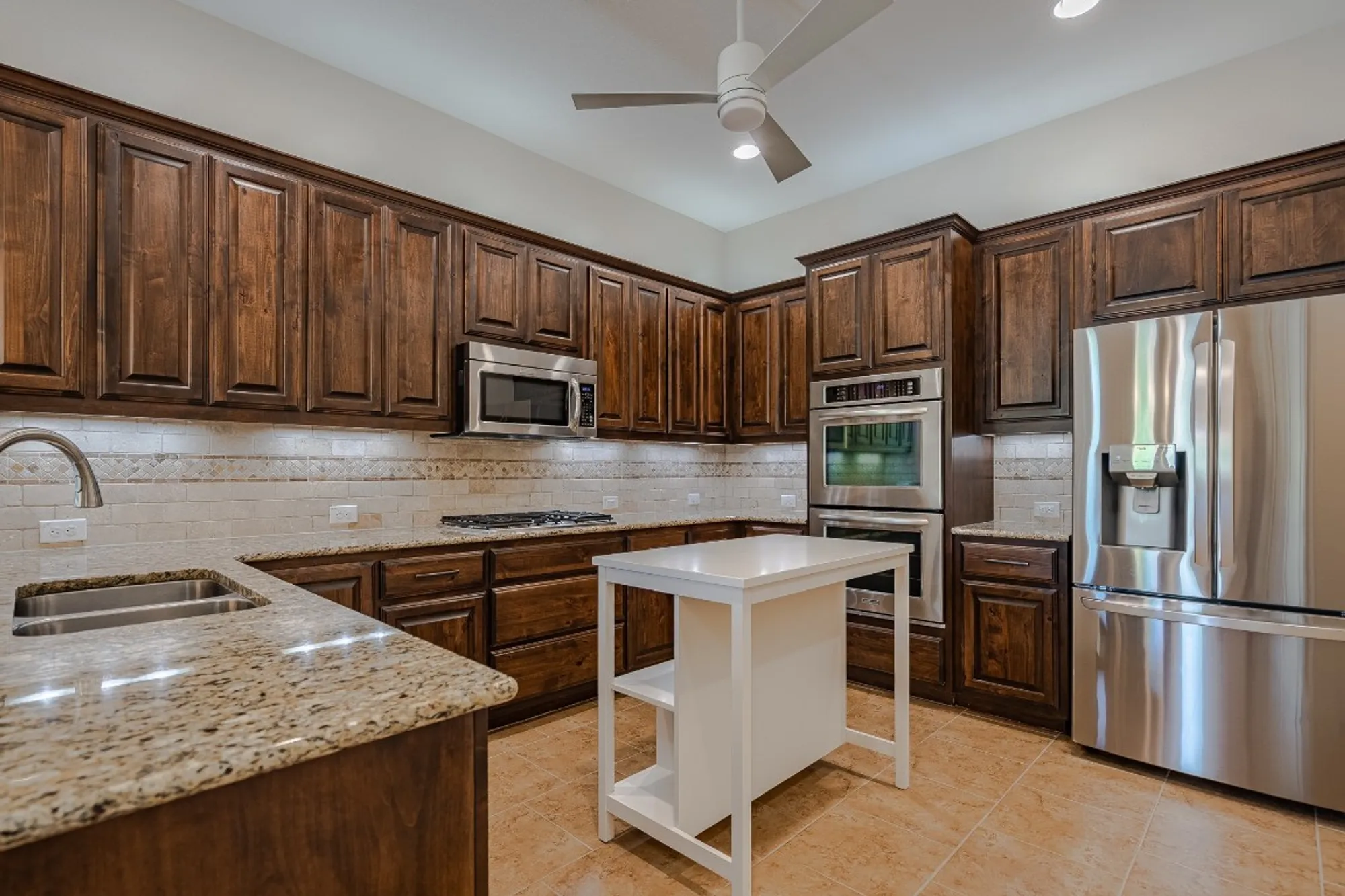 Property Slideshow image 12 of 35 | 108 rivalto cir 5, Lakeway, TX, 78734