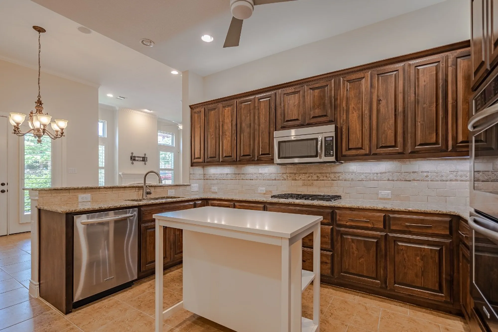 Property Slideshow image 13 of 35 | 108 rivalto cir 5, Lakeway, TX, 78734
