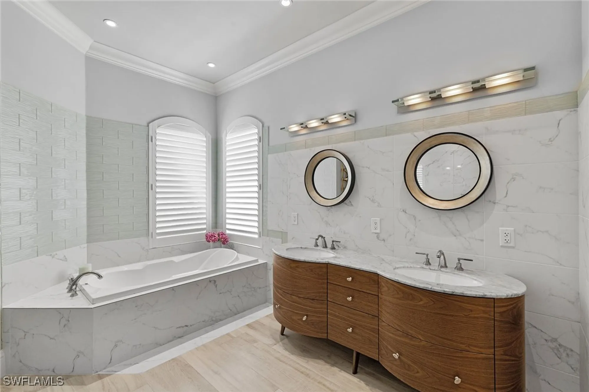 Property Slideshow image 21 of 48 | 7627 palmer ct, Naples, FL, 34113