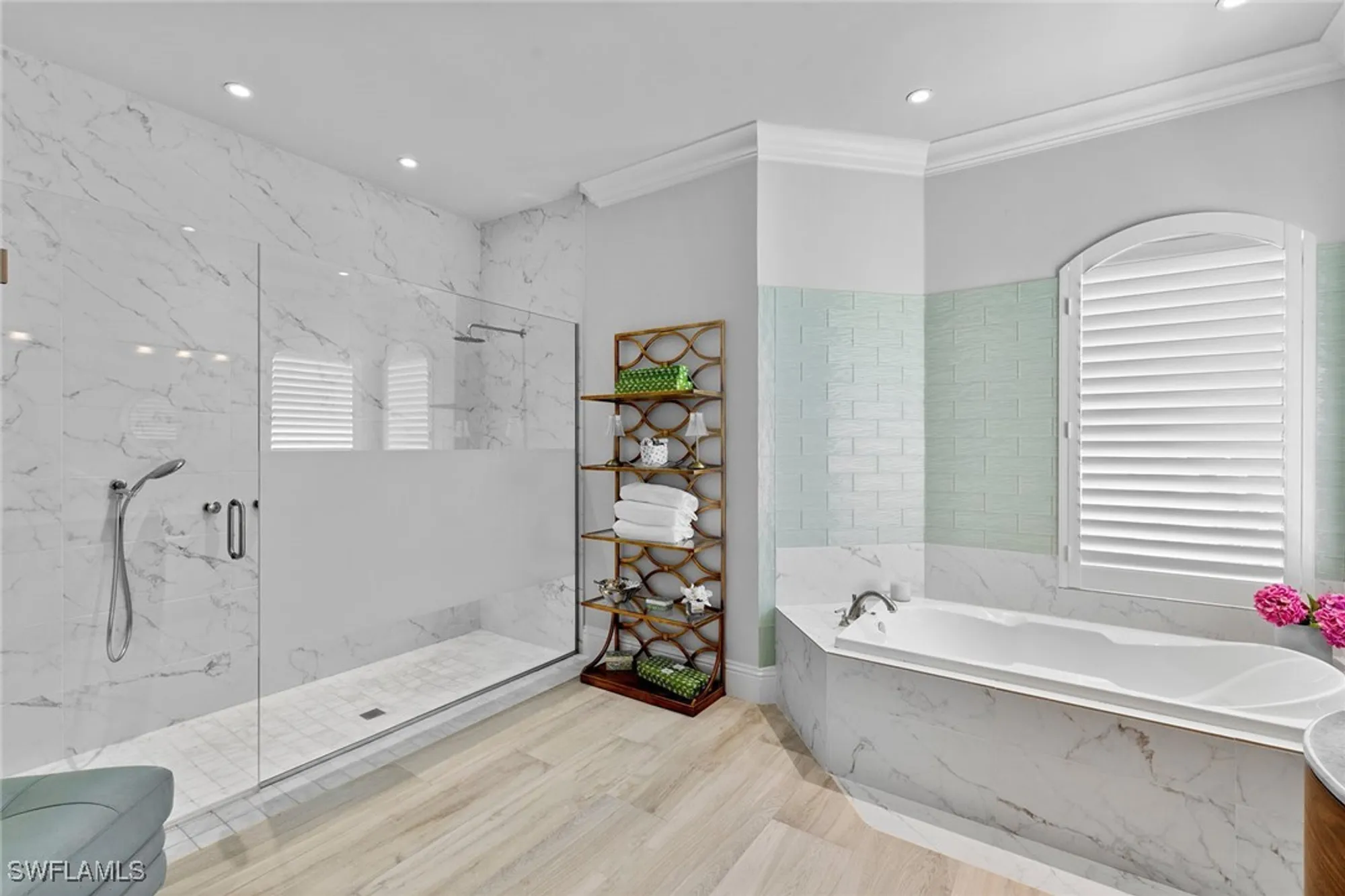 Property Slideshow image 22 of 48 | 7627 palmer ct, Naples, FL, 34113