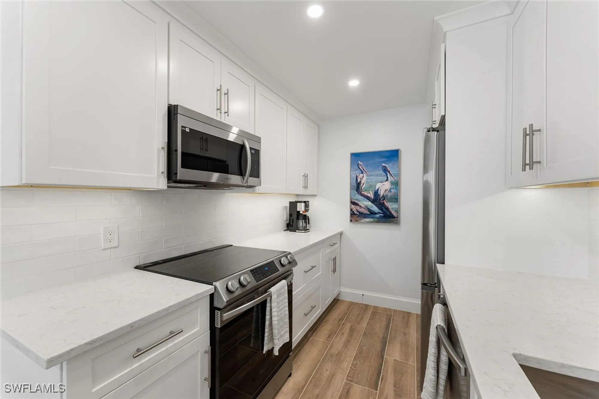 Property Slideshow image 15 of 37 | 2100 gulf shore blvd 107, Naples, FL, 34102