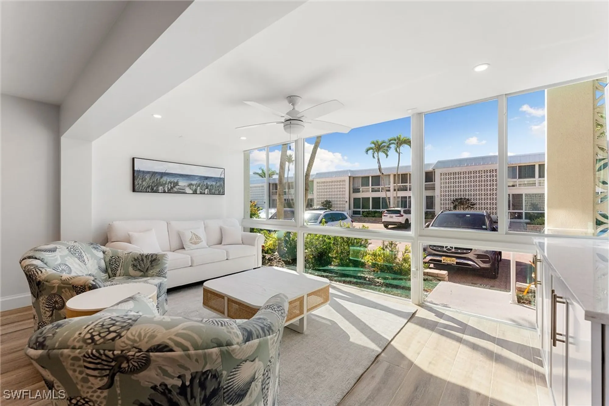 Property Slideshow image 16 of 37 | 2100 gulf shore blvd 107, Naples, FL, 34102