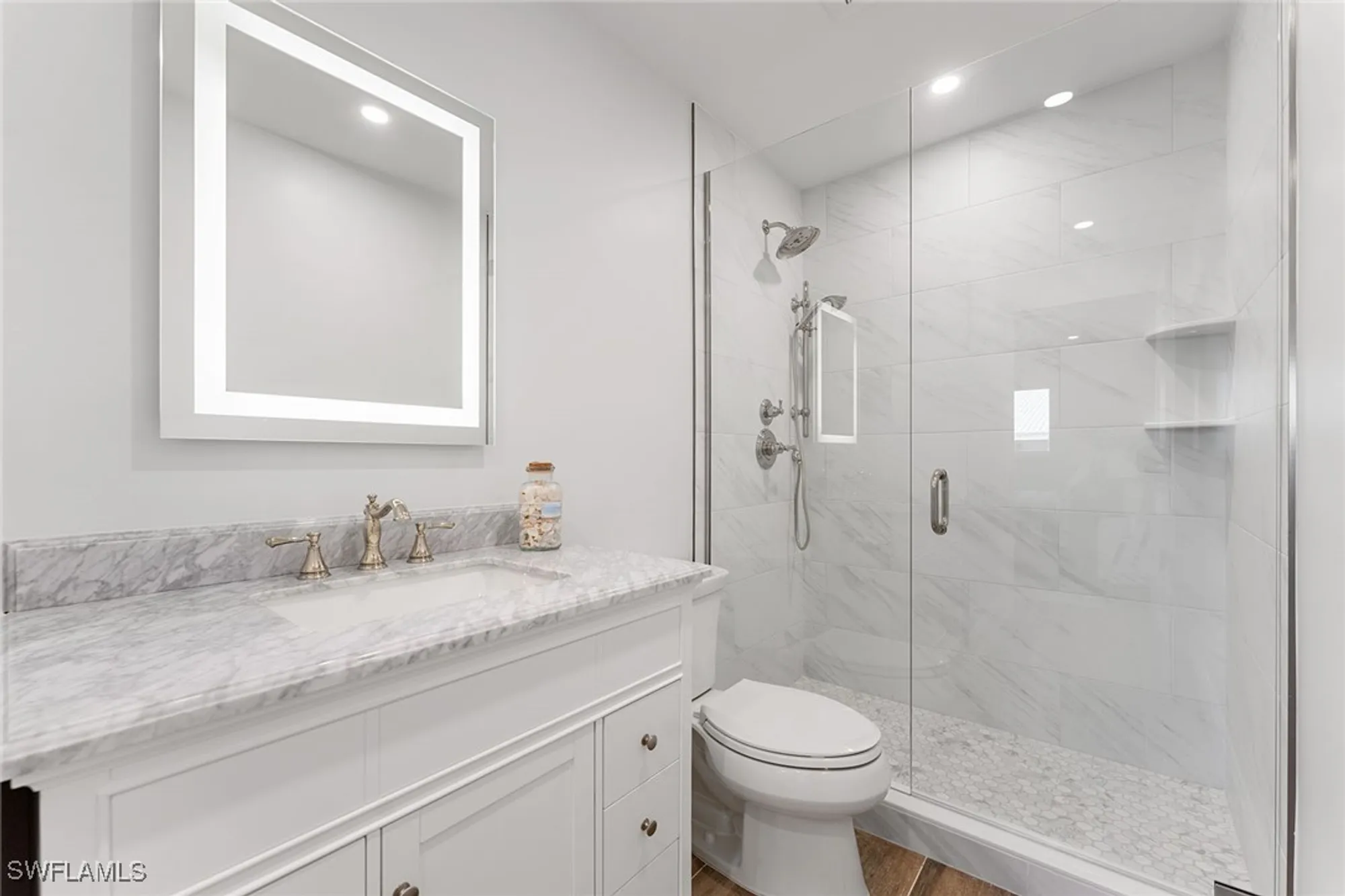 Property Slideshow image 27 of 37 | 2100 gulf shore blvd 107, Naples, FL, 34102