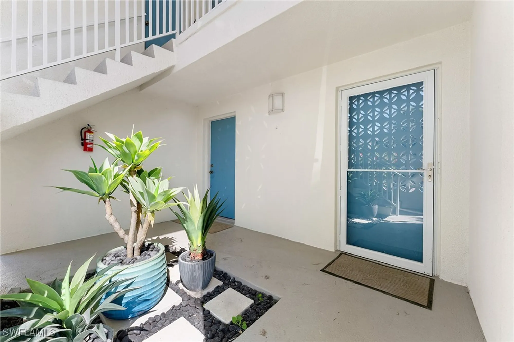 Property Slideshow image 29 of 37 | 2100 gulf shore blvd 107, Naples, FL, 34102